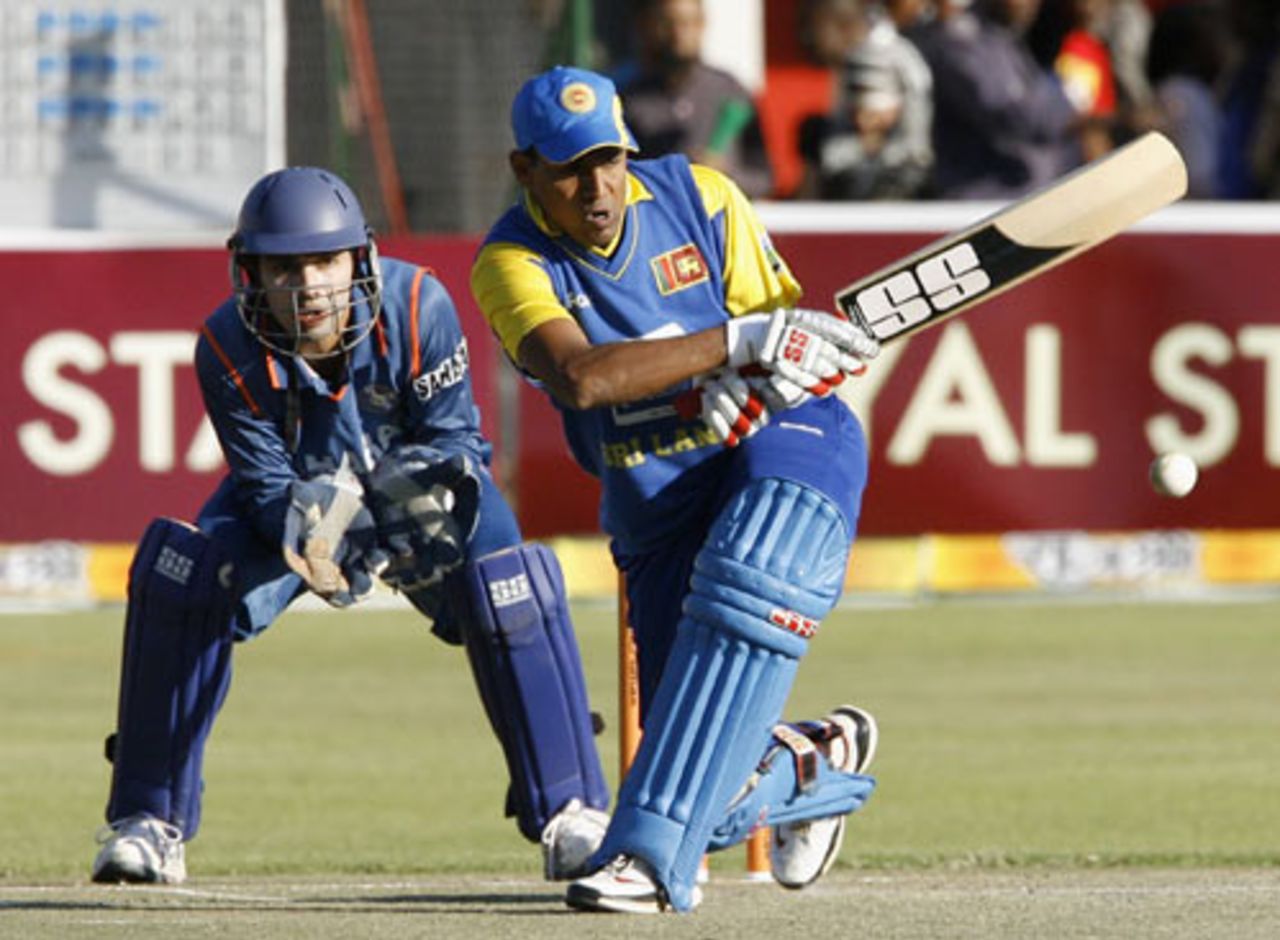 Thilan Samaraweera shapes to play the reverse-sweep, Sri Lanka v India, Tri-series, 5th ODI, Harare, June 5, 2010