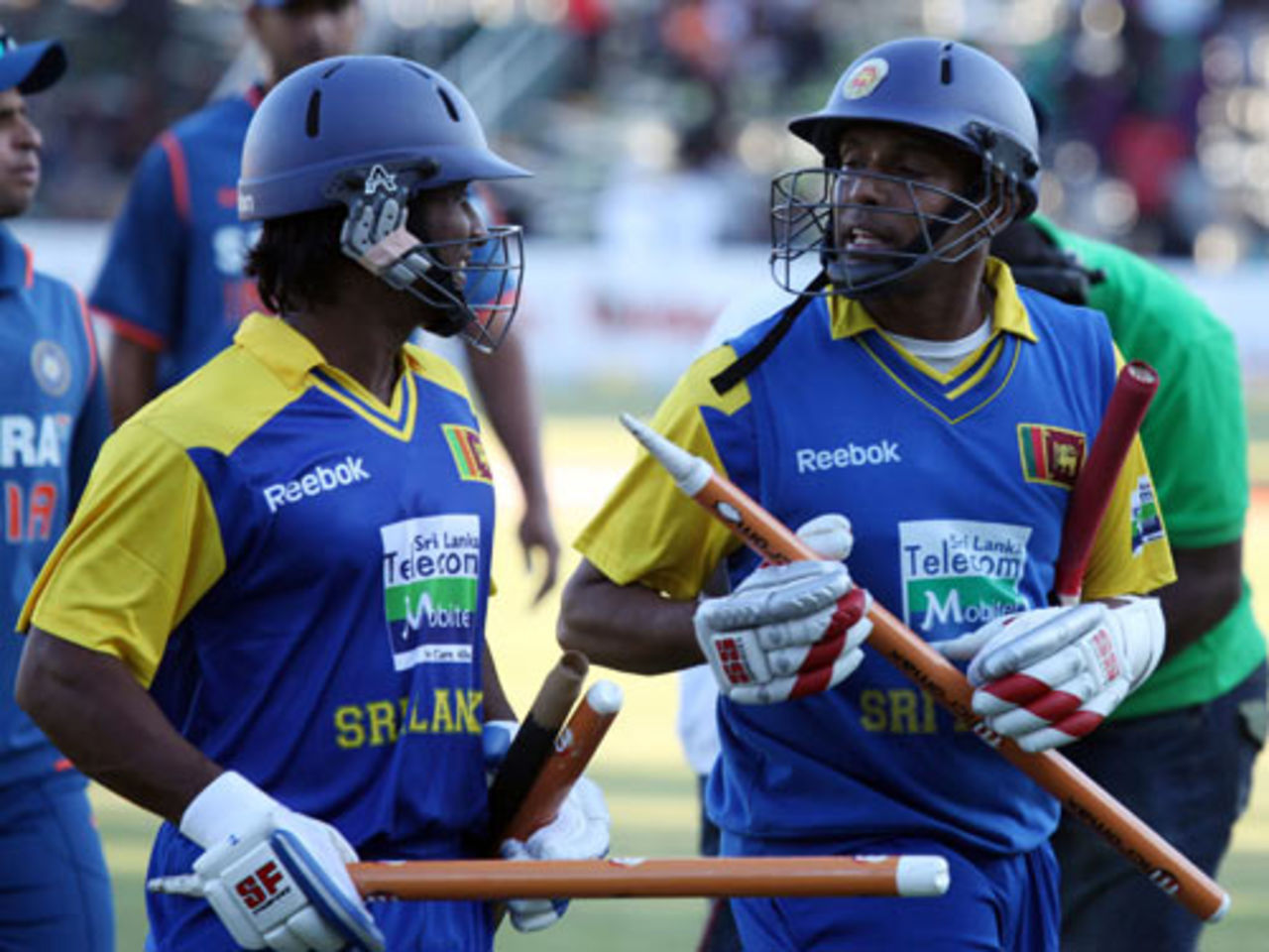 Thilan Samaraweera and Jeevan Mendis  added 55 to close out the match, Sri Lanka v India, Tri-series, 5th ODI, Harare, June 5, 2010