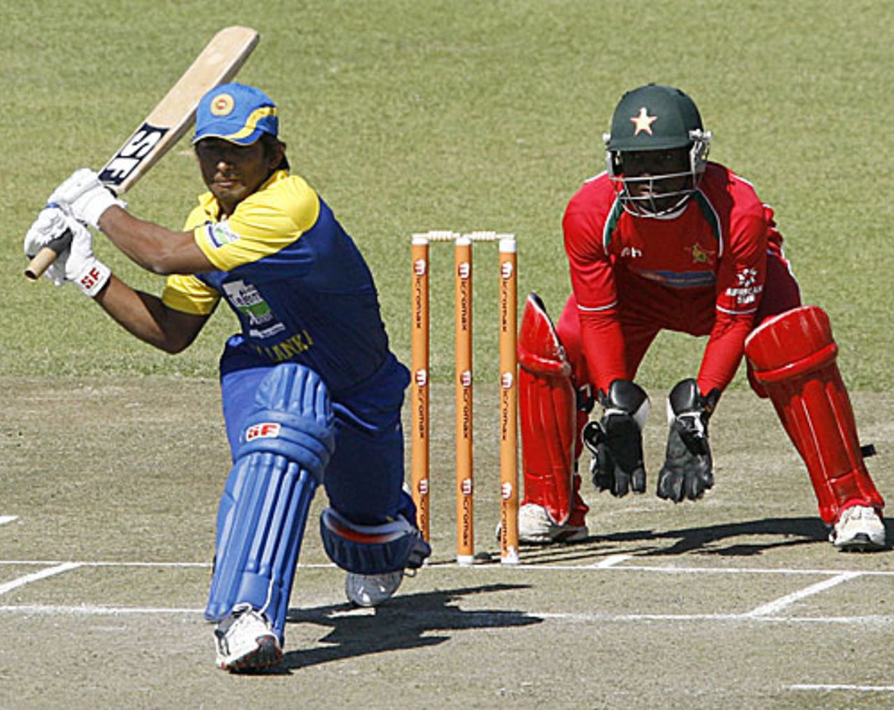 Jeevan Mendis attempts the reverse sweep, Zimbabwe v Sri Lanka, Tri-Series, 6th match, Harare, June 7, 2010 