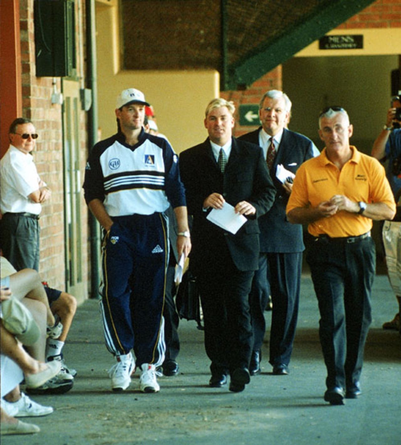Mark Waugh, Shane Warne and Malcolm Speed arrive for a press conference after admitting to accepting money from an Indian bookmaker before a one-day match in 1994, Adelaide, 9 December 1998