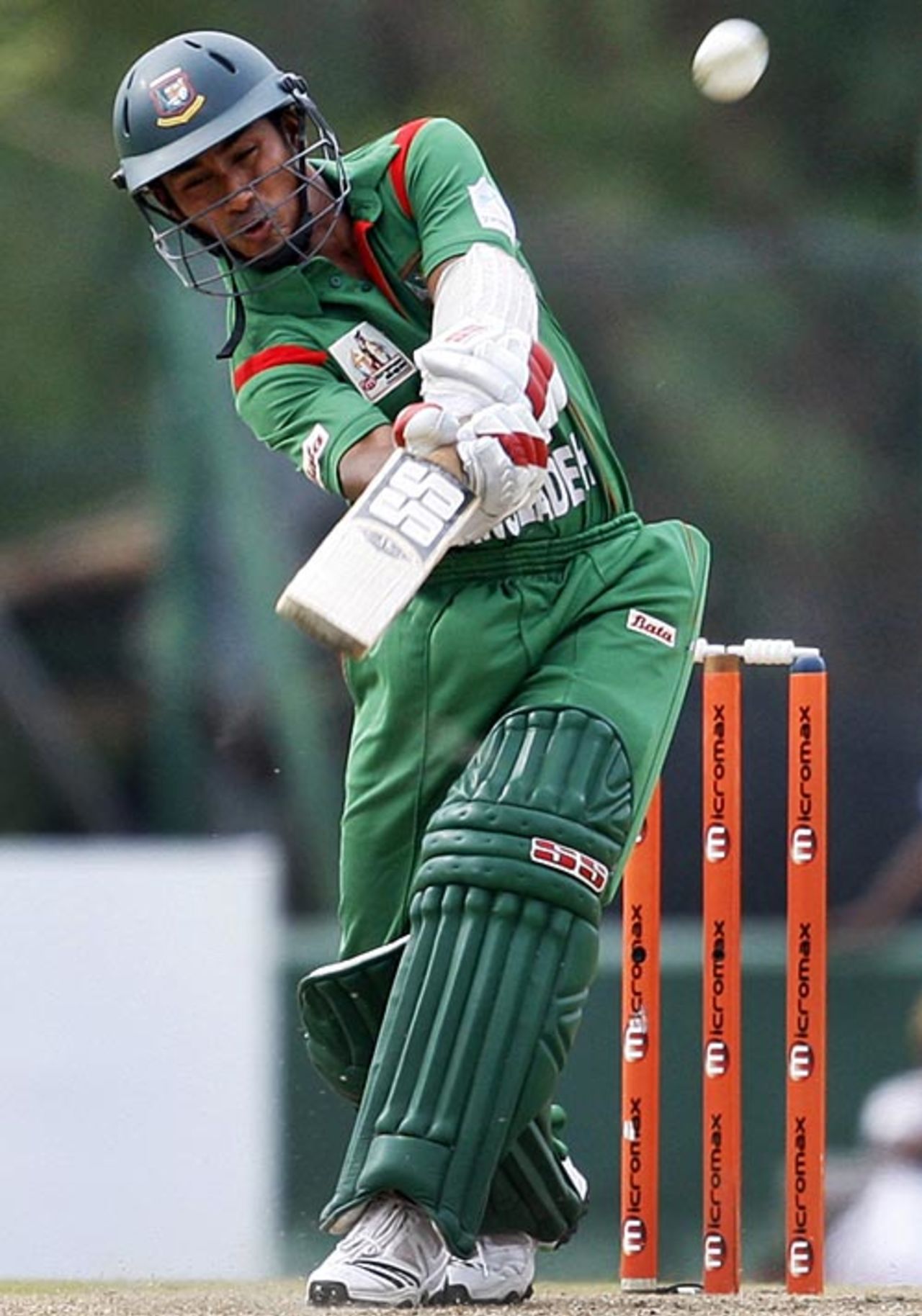 Mohammad Ashraful hits over the top, Bangladesh v India, 2nd ODI, Asia Cup, Dambulla, June 16, 2010