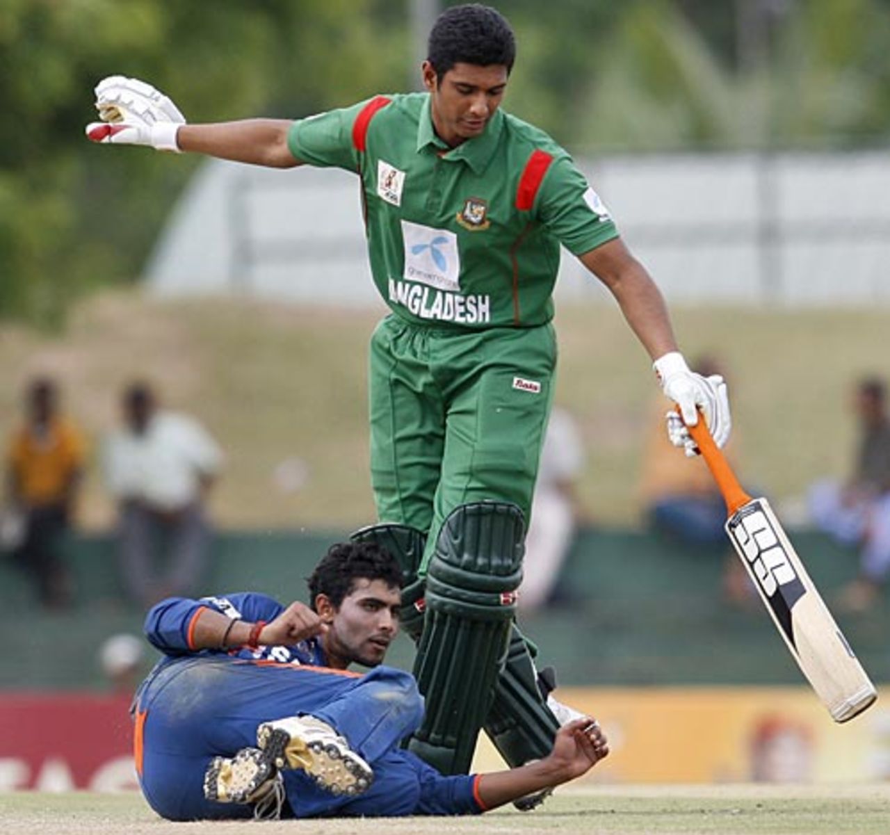 Mahmudullah stands over  Ravindra Jadeja, Bangladesh v India, 2nd ODI, Asia Cup, Dambulla, June 16, 2010