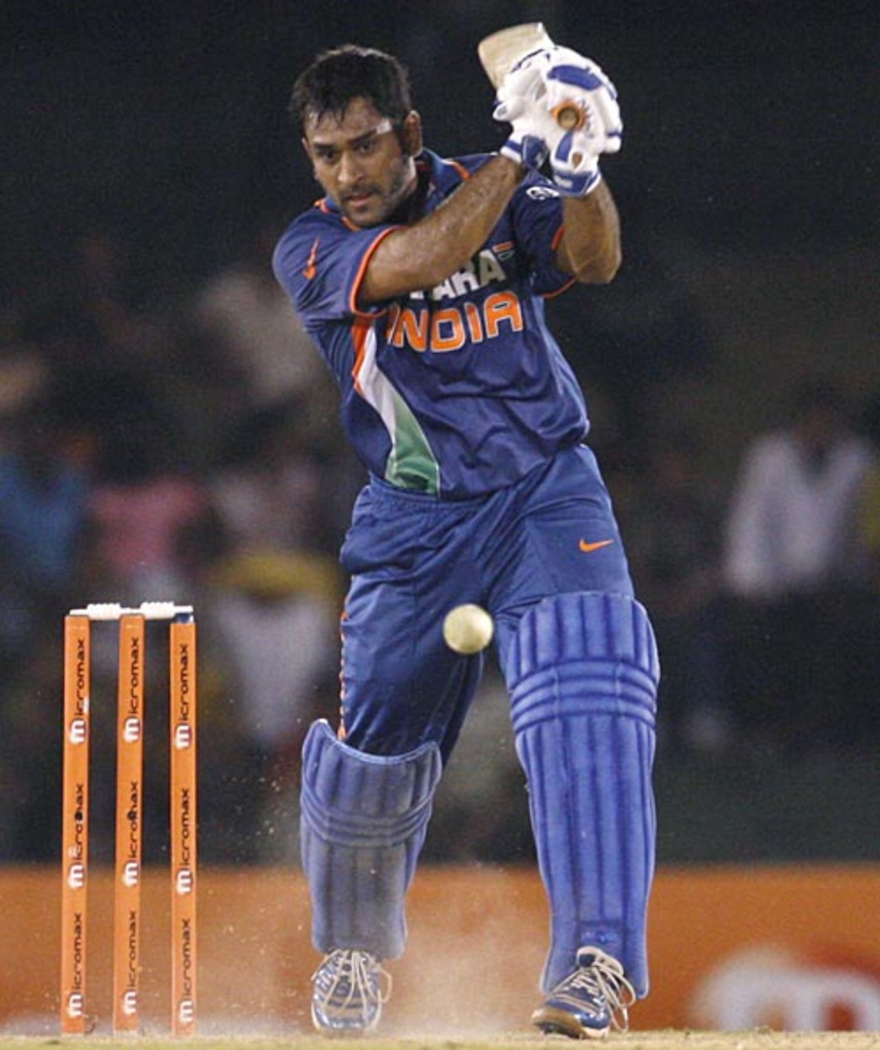 MS Dhoni drives down the ground, India v Pakistan, 4th ODI, Asia Cup, Dambulla