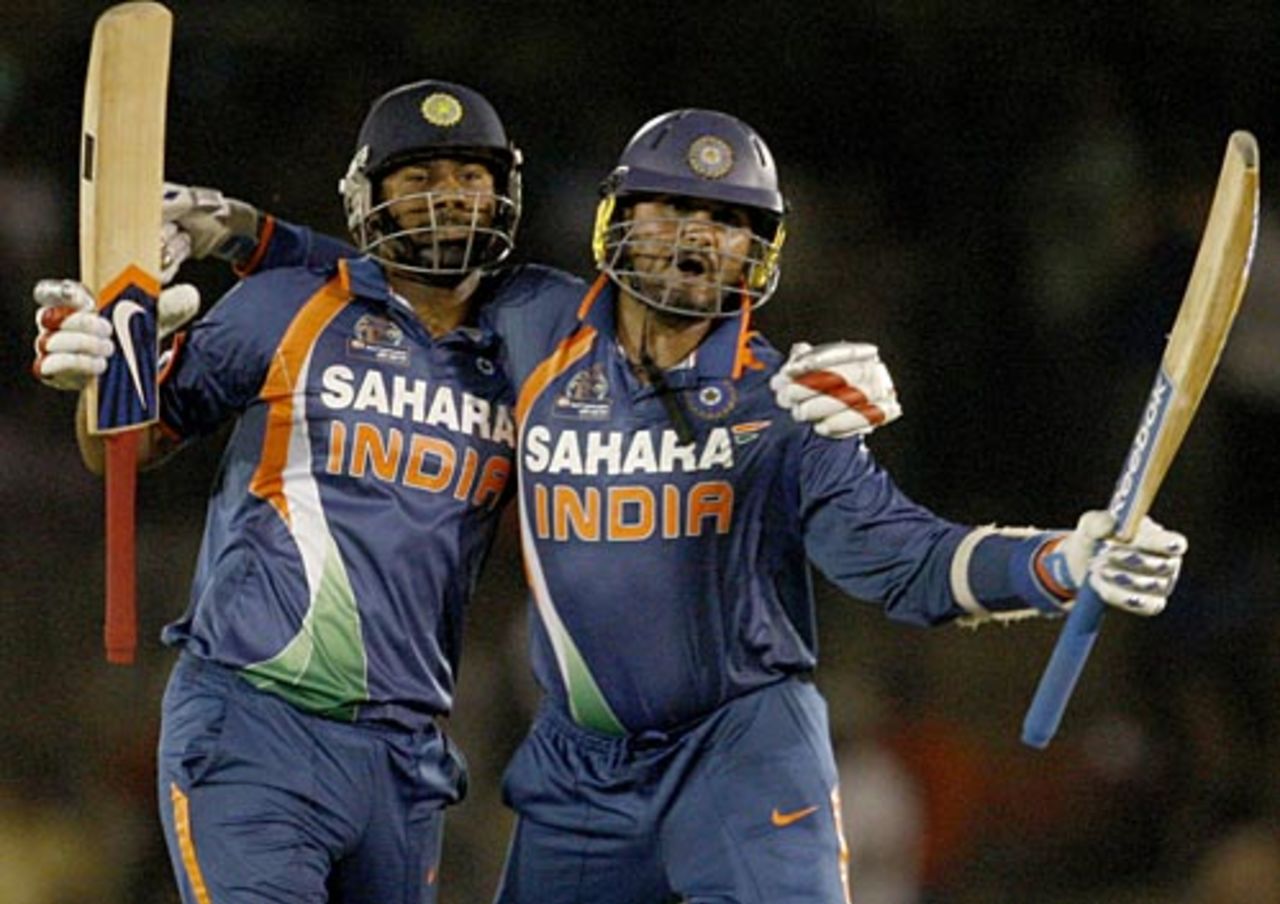 Harbhajan Singh and Praveen Kumar celebrate, India v Pakistan, 4th ODI, Asia Cup, Dambulla