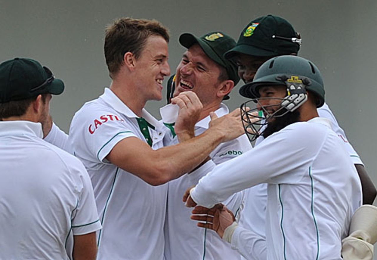 Morne Morkel and the rest celebrate South Africa's first breakthrough, West Indies v South Africa, 2nd Test, St Kitts, 2nd day, June 19, 2010