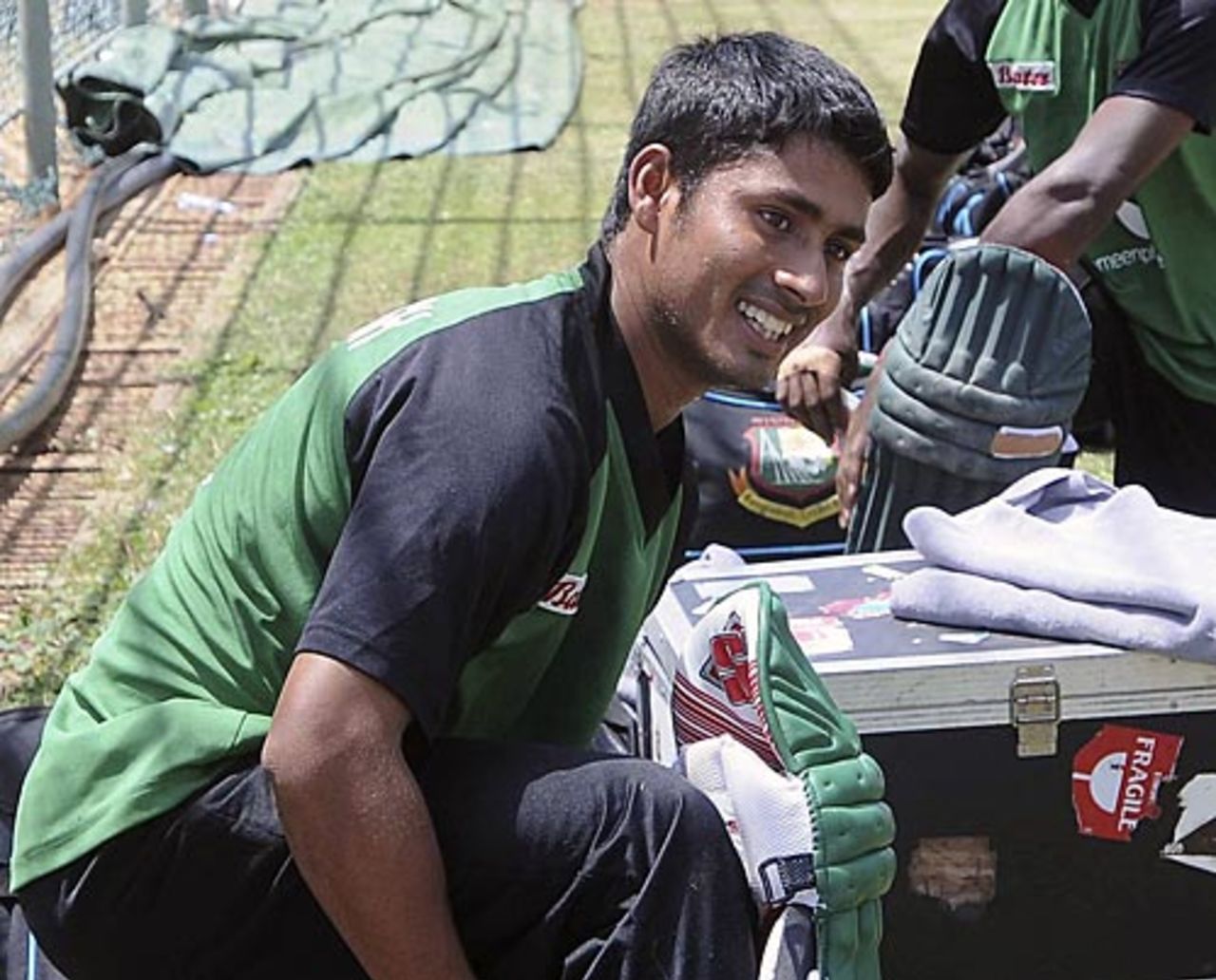 Mohammad Ashraful pads up on the eve of Bangladesh's match against Pakistan, Asia Cup, June 20, 2010