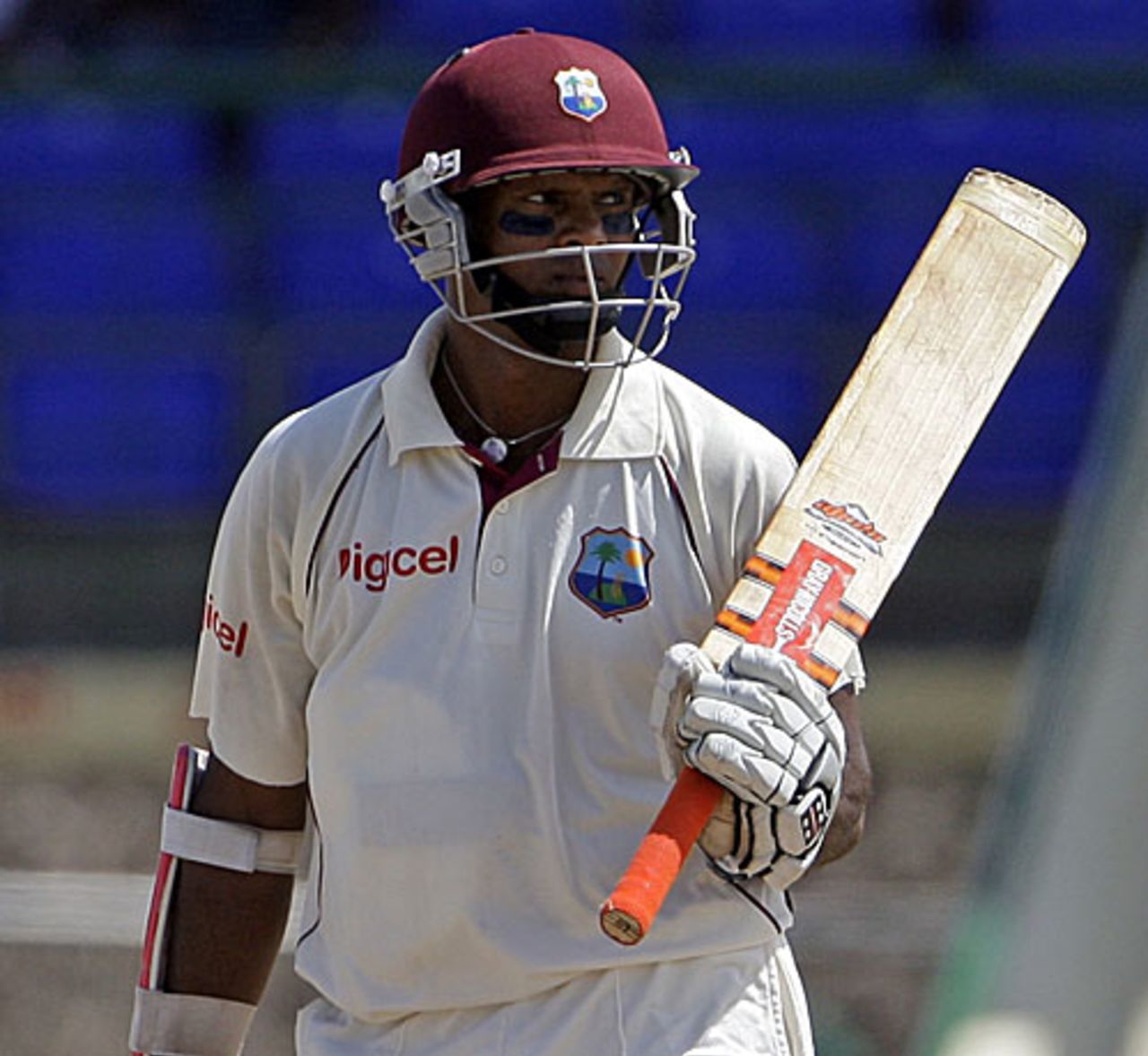 Shivnarine Chanderpaul acknowledges his fifty, West Indies v South Africa, 2nd Test, St Kitts, 3rd day, June 20, 2010