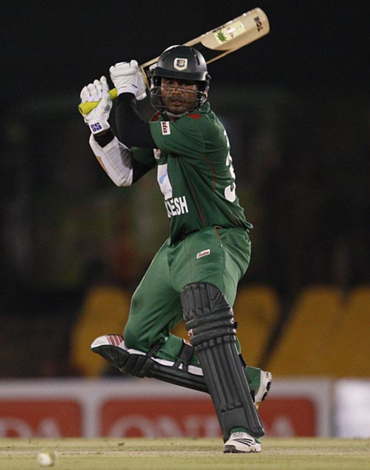 Junaid Siddique cuts off the back foot, Bangladesh v Pakistan, 5th ODI, Asia Cup, Dambulla, June 21, 2010
