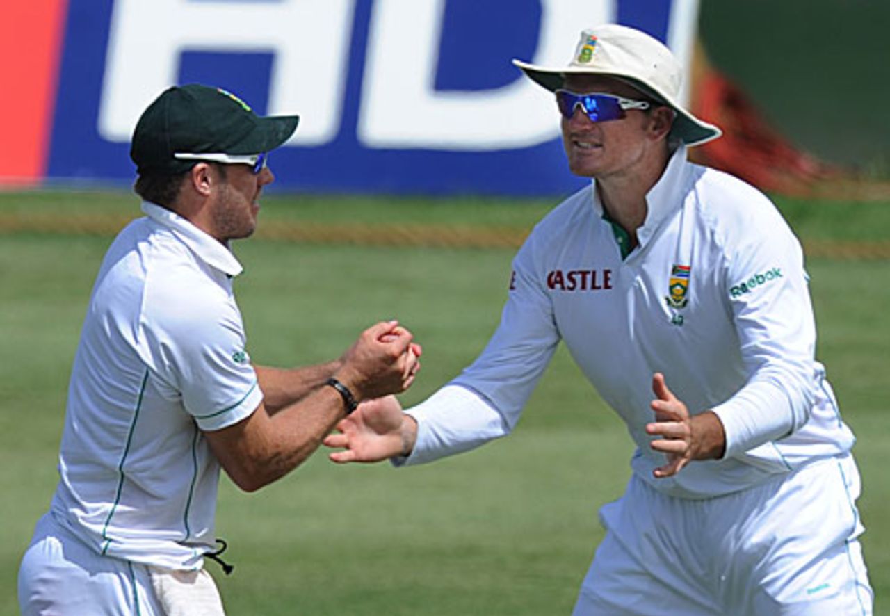 AB de Villiers and Graeme Smith celebrate the fall of Shane Shillingford, West Indies v South Africa, 2nd Test, St Kitts, 4th day, June 21, 2010
