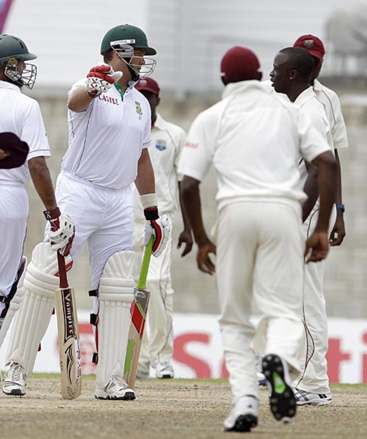 Jacques Kallis gestures to Kemar Roach, West Indies v South Africa, 3rd Test, Barbados, 4th day, June 29, 2010 