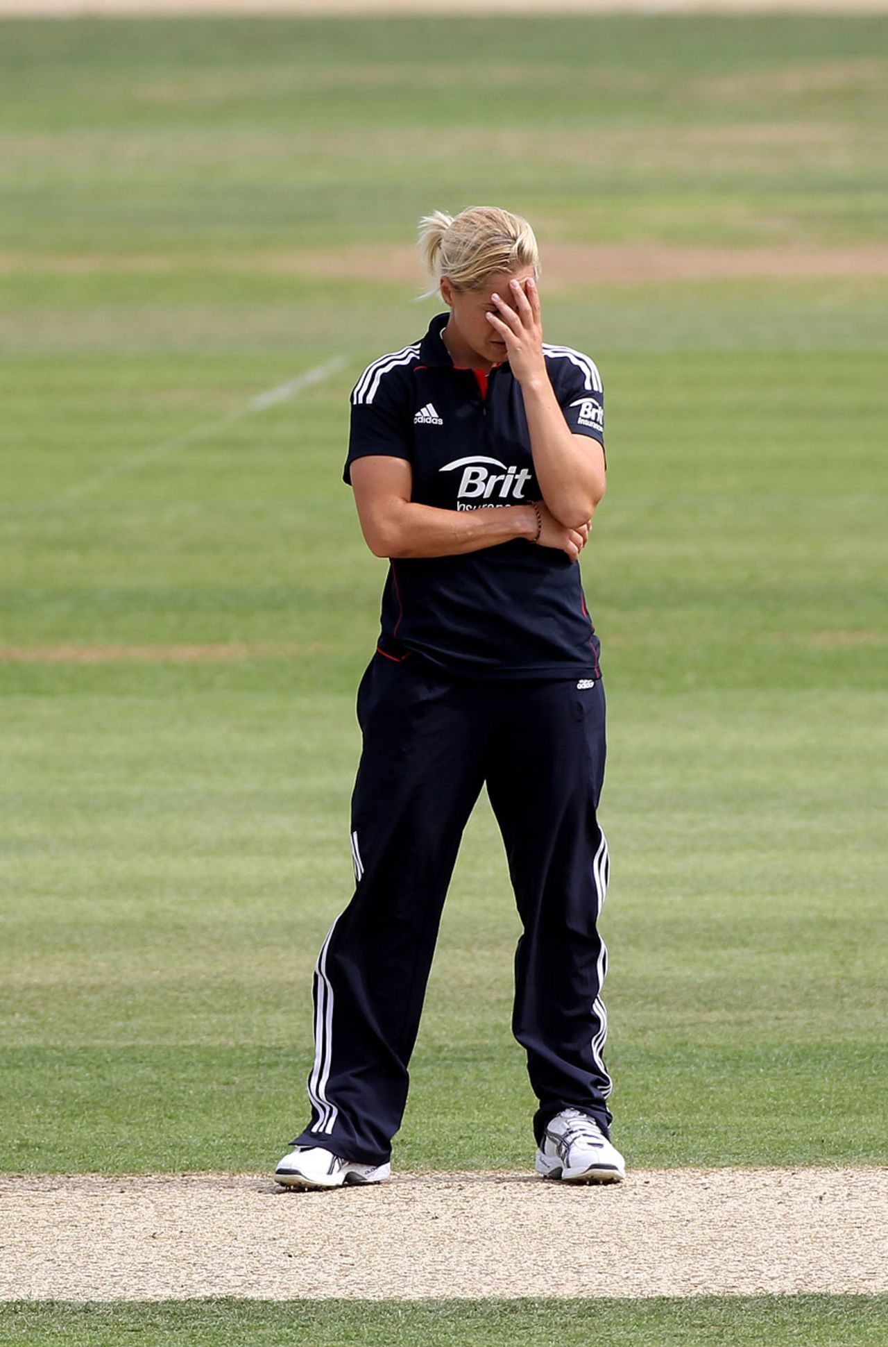 Katherine Brunt was on the receiving end of New Zealand's early progress, England Women v New Zealand Women, 2nd T20I, Rose Bowl, July 1, 2010