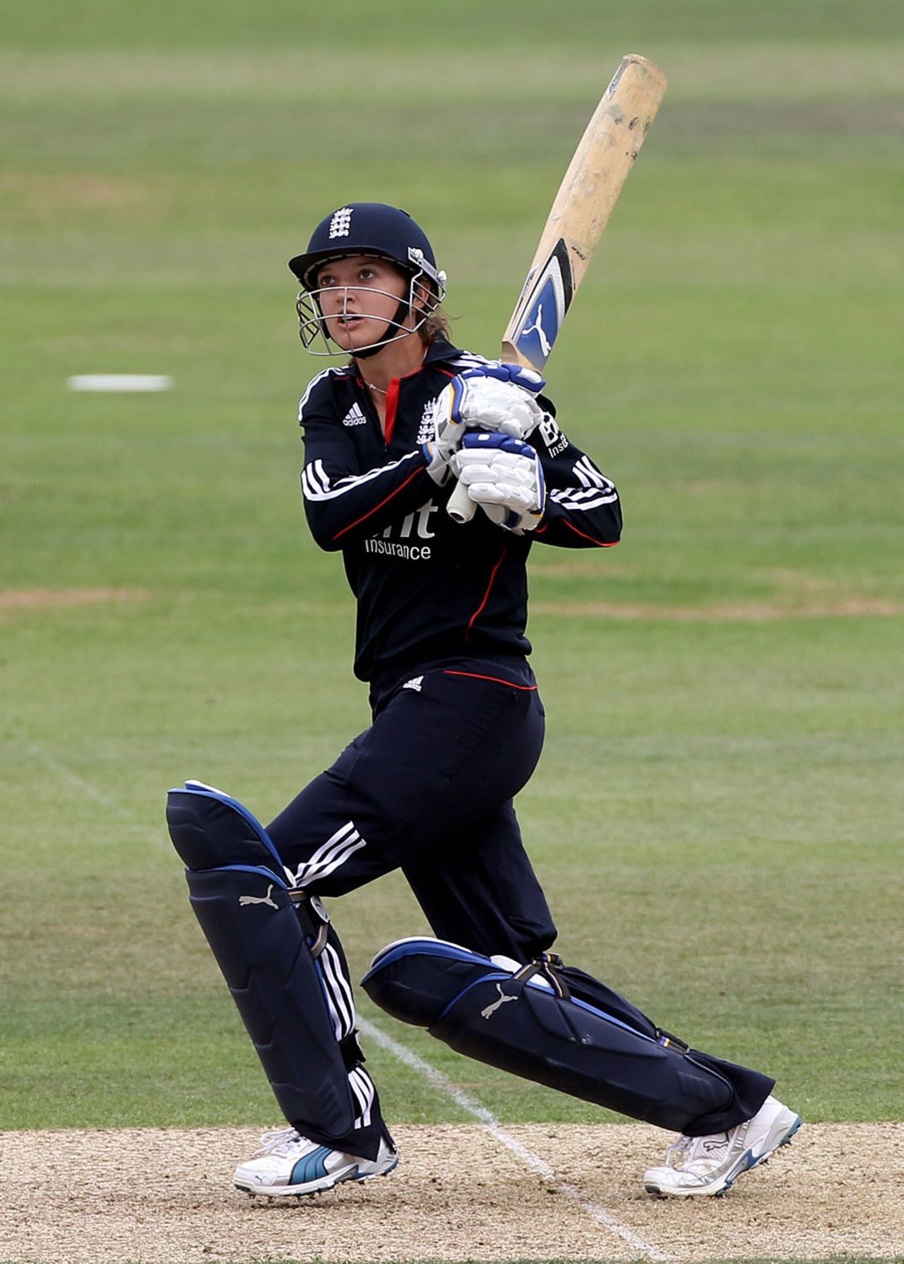 Sarah Taylor stood firm while top-order wickets fell around her, England Women v New Zealand Women, 2nd T20I, Rose Bowl, July 1, 2010