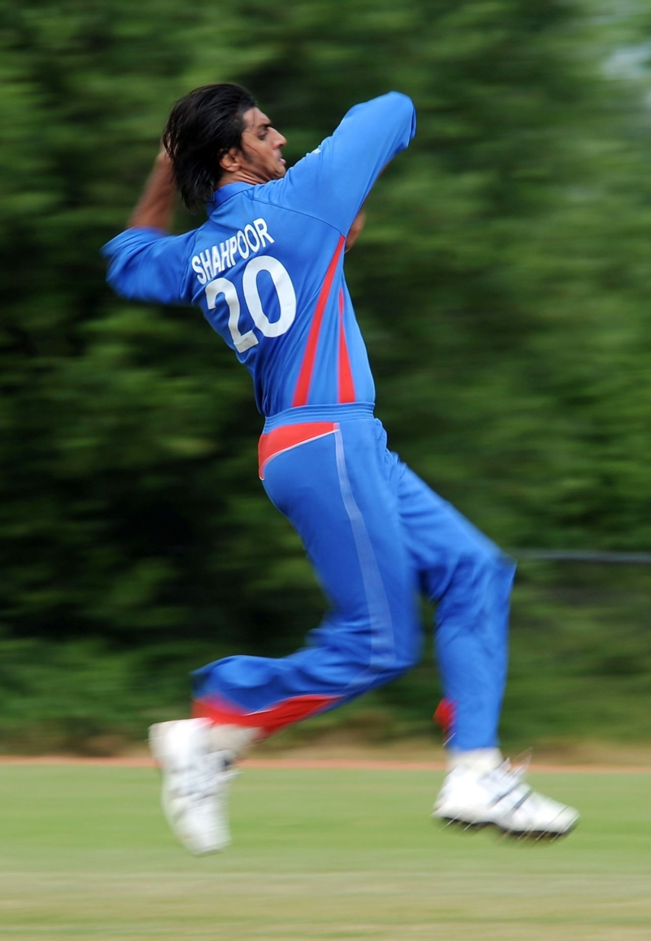 Afghanistan's Shapoor Zadran in full flow, Afghanistan v Ireland, WCL Division One, Rotterdam, July 3, 2010