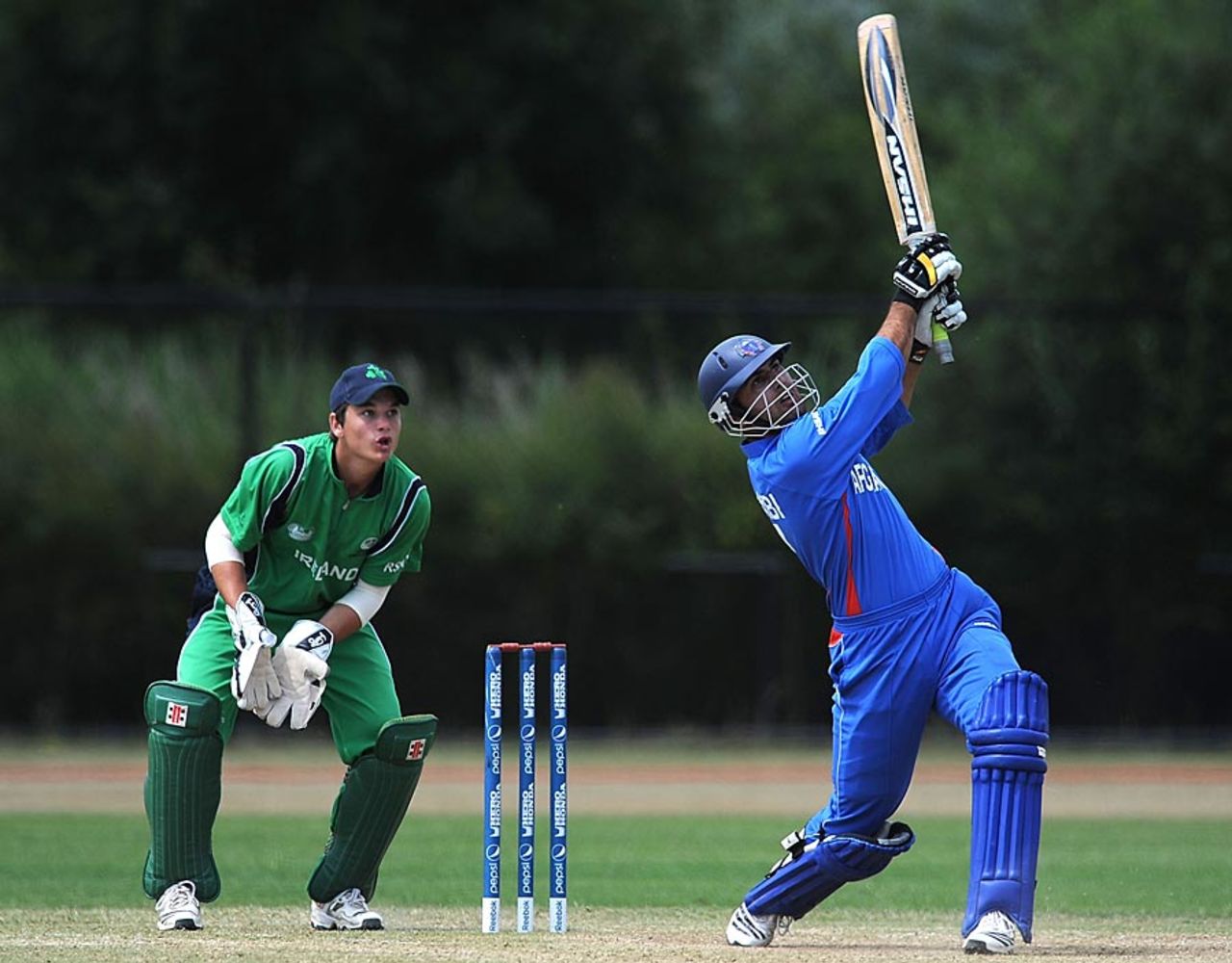 Mohammad Nabi goes on the attack, Afghanistan v Ireland, ICC WCL Division 1, Rotterdam, July 4  2010