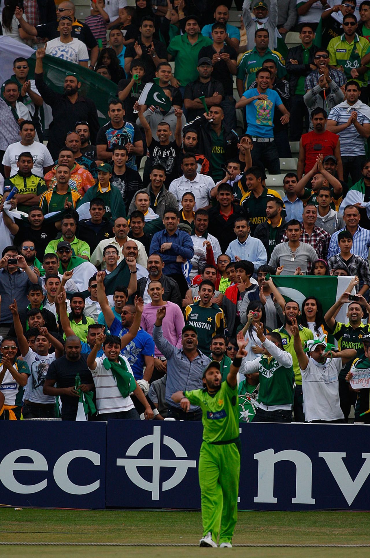 Pakistan fans cheer for Shahid Afridi, Australia v Pakistan, 1st Twenty20, Edgbaston, July 5, 2010