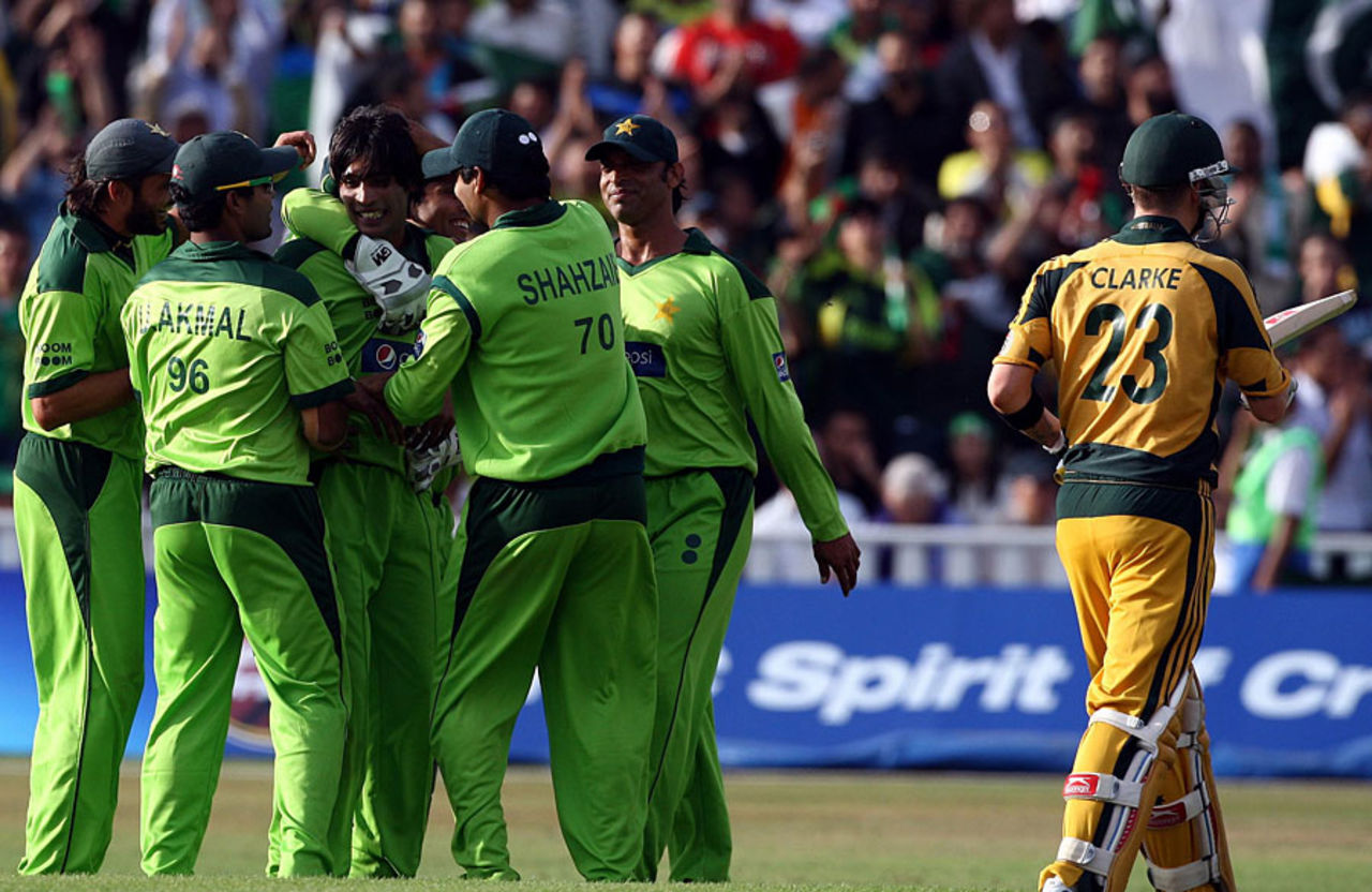 Mohammad Aamer was mobbed by his team-mates after snaring Michael Clarke, Pakistan v Australia, 2nd Twenty20, Edgbaston, July 6 2010
