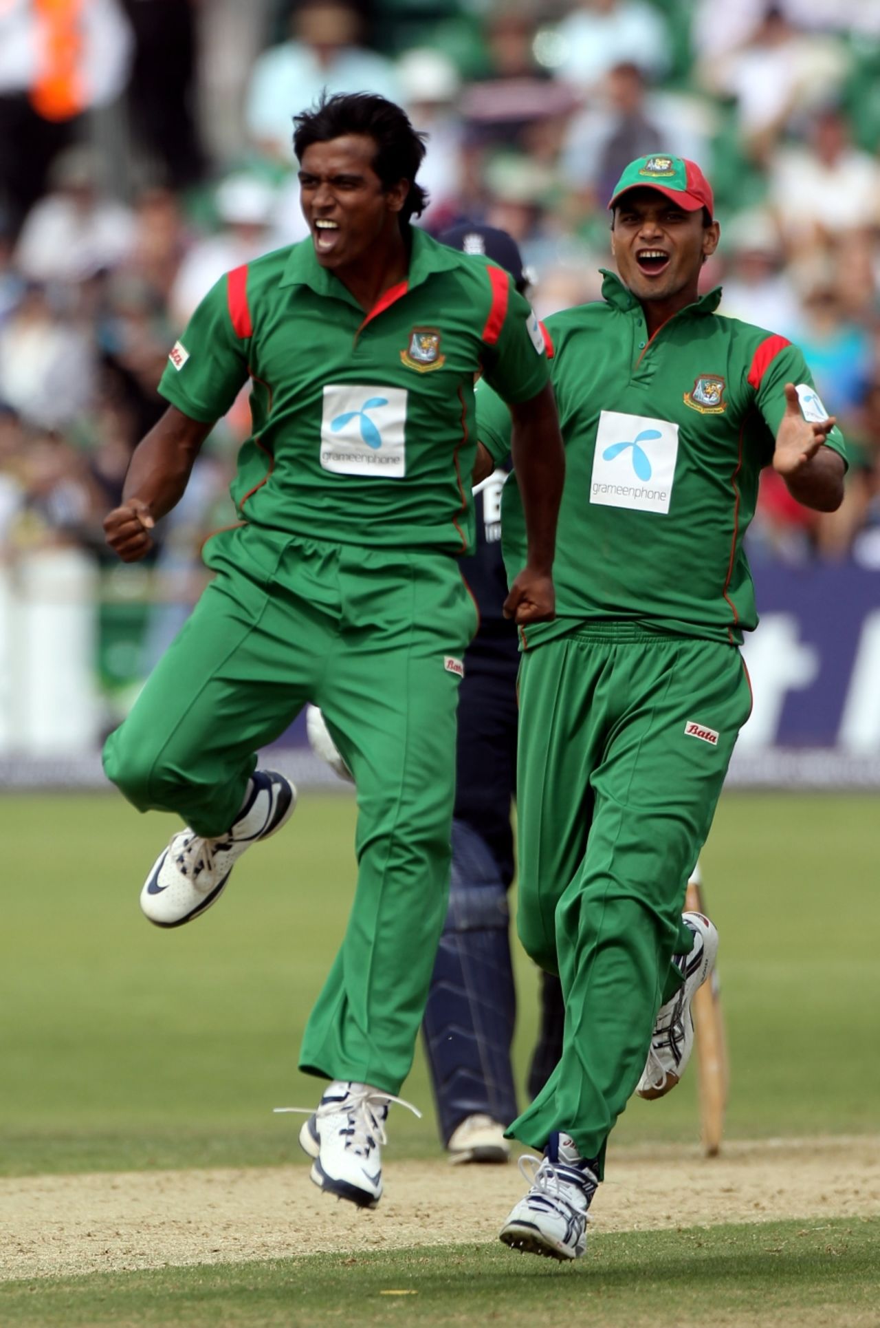 A pumped-up Rubel Hossain removed Craig Kieswetter and Andrew Strauss, England v Bangladesh, 2nd ODI, Bristol, July 10, 2010