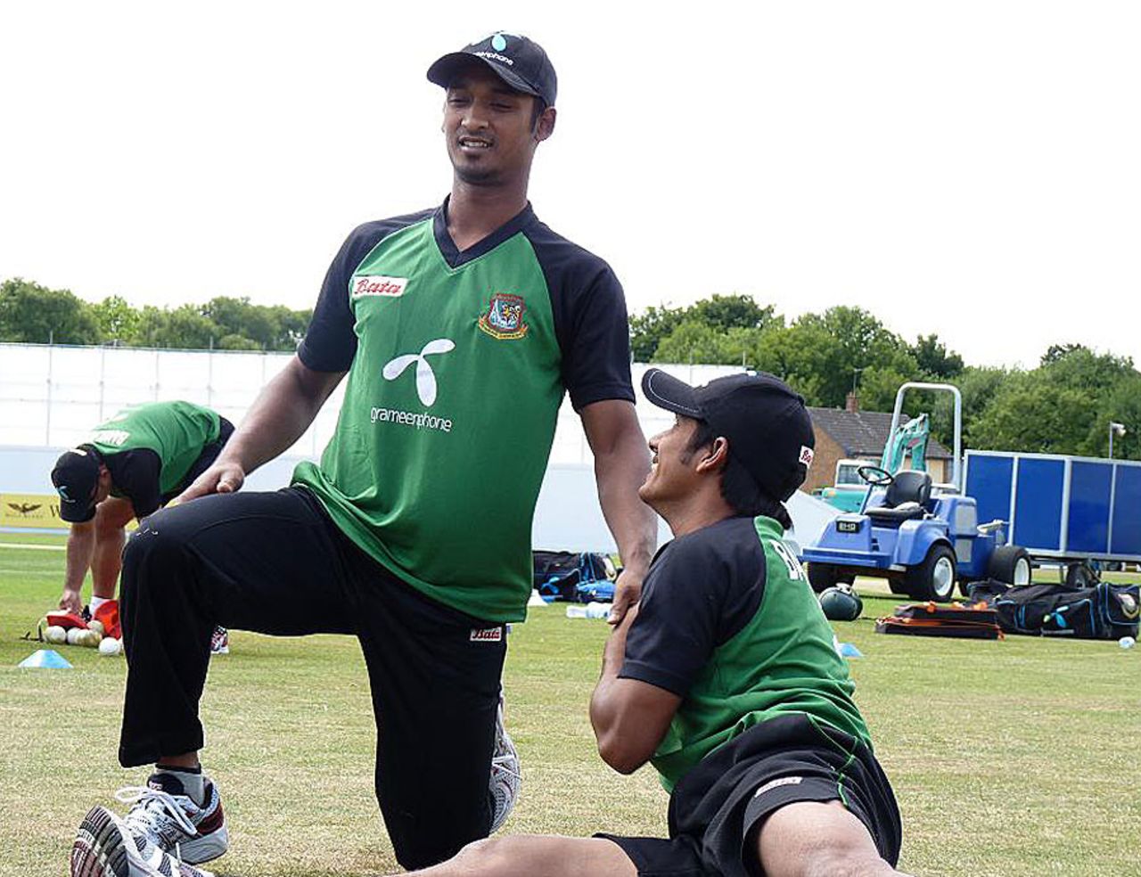 Naeem Islam and Mohammad Ashraful share a light moment, Edgbaston, July 11, 2010
