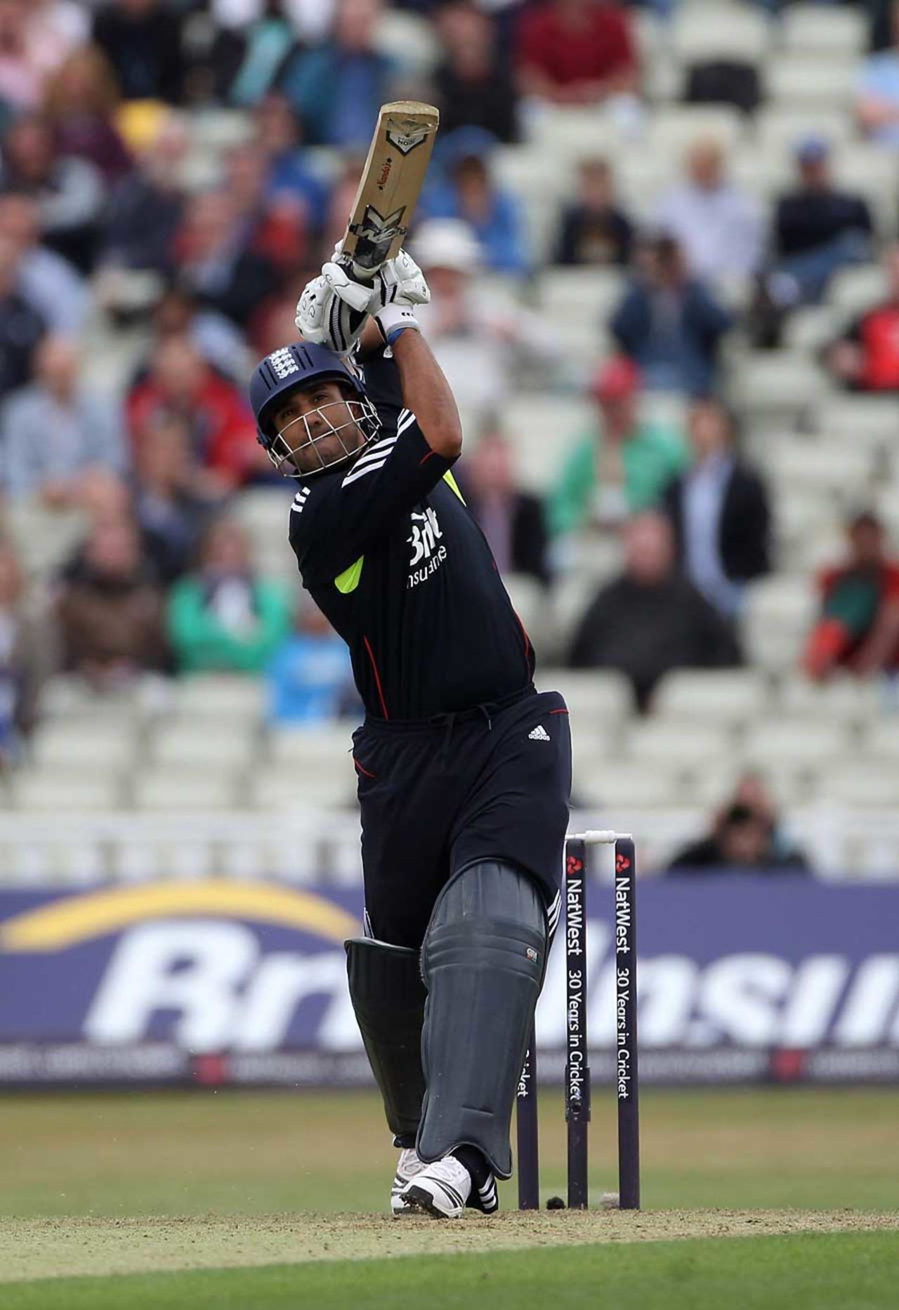 Ravi Bopara finished the innings in style with 45 off 16 balls, England v Bangladesh, 3rd ODI, Edgbaston, July 12, 2010