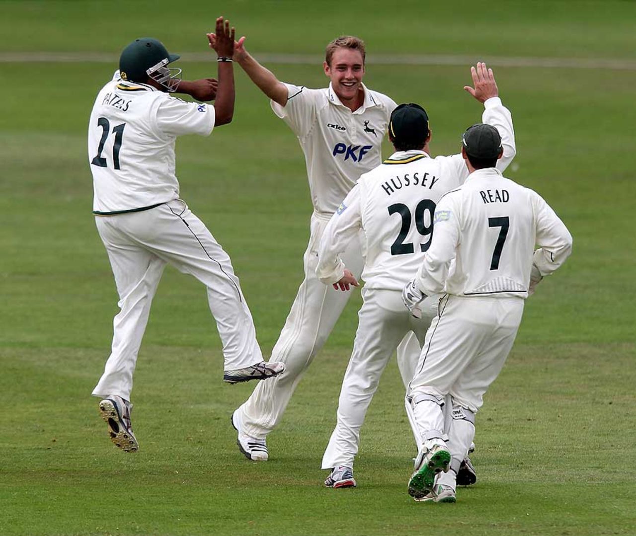 Stuart Broad extracts Rikki Clarke en route to career-best figures of 8 for 52, Warwickshire v Nottinghamshire, Edgbaston, 3rd day, July 22, 2010