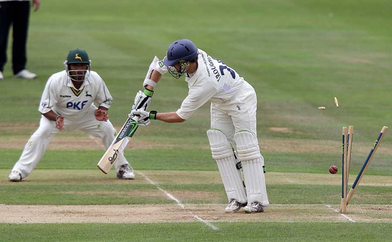 Jim Troughton is bowled by Stuart Broad, as Warwickshire collapse to 100 all out, Warwickshire v Nottinghamshire, Edgbaston, 3rd day, July 22, 2010