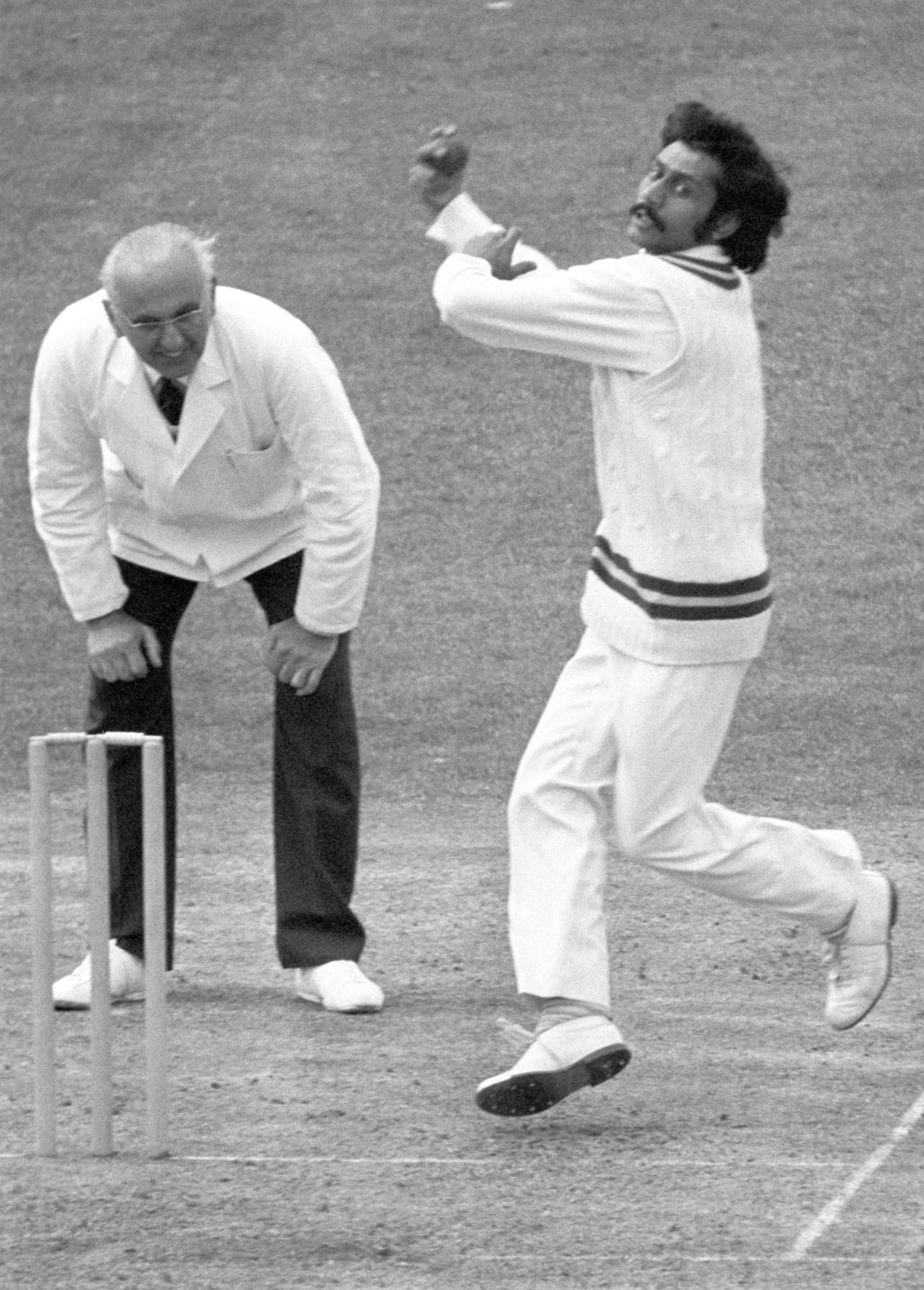 Wasim Raja bowling, Australia v Pakistan, Headingley, World Cup, June 7, 1975