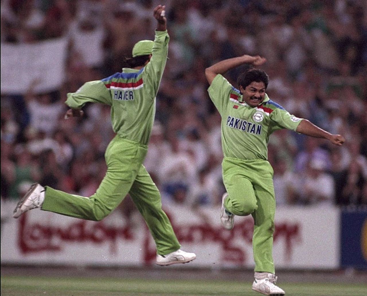 Mushtaq Ahmed celebrates a wicket, England v Pakistan, World Cup final, Melbourne, March 25, 1992