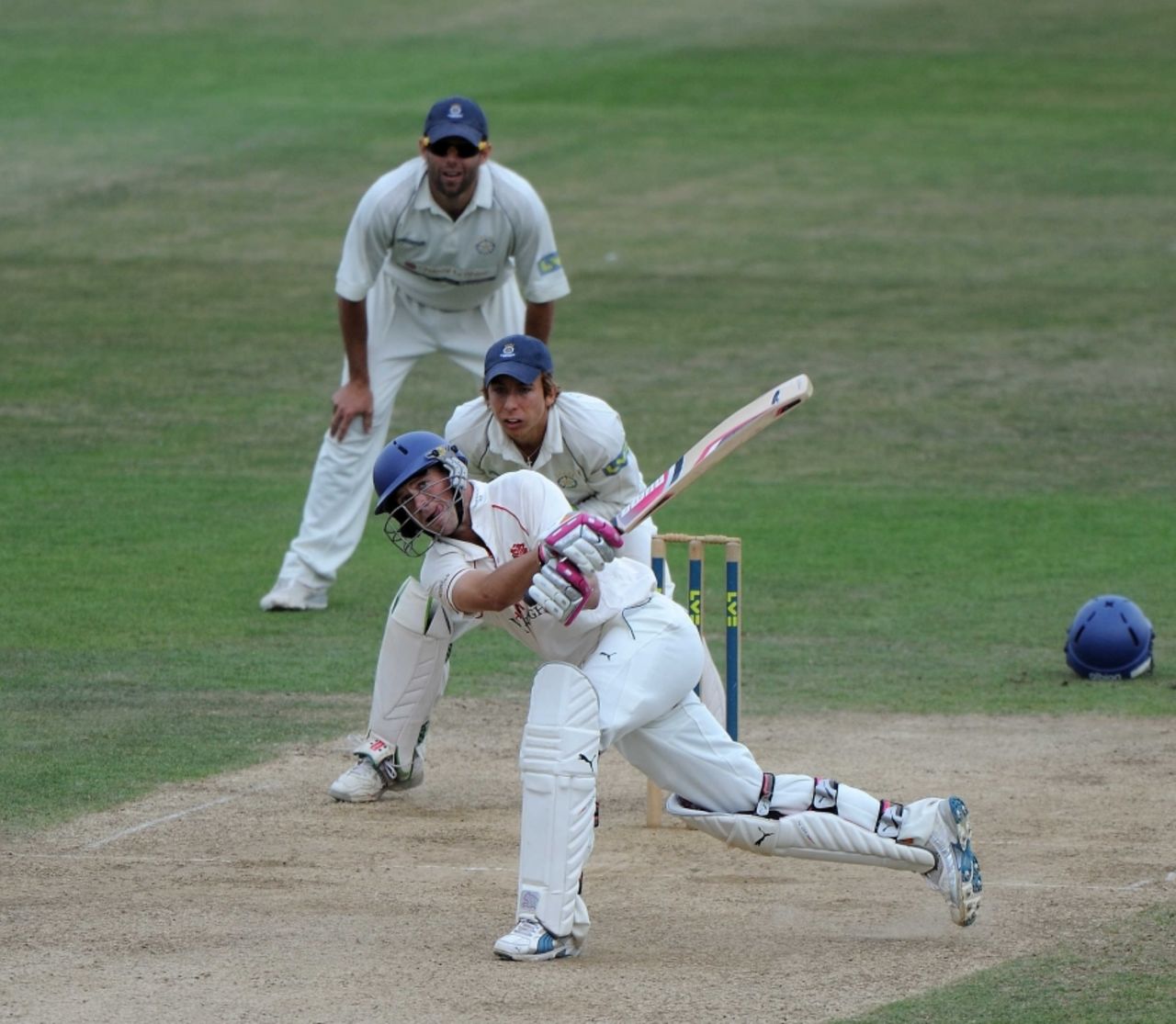 Gareth Cross reached his hundred late on the fourth afternoon as the match ended in a draw, Hampshire v Lancashire, County Championship Division One, Rose Bowl, August 1 2010