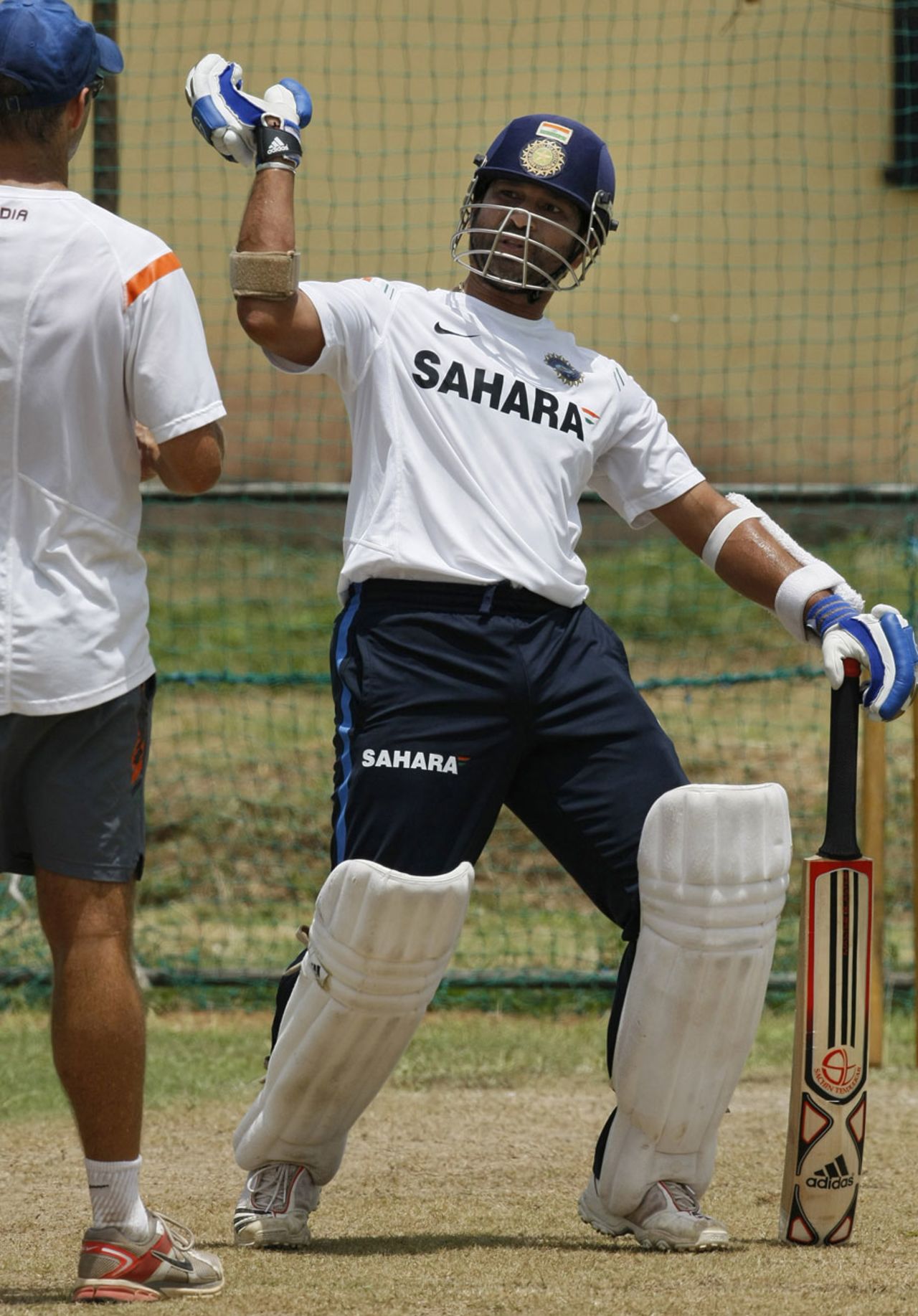 Sachin Tendulkar prepares for his 169th Test match under Gary Kirsten's supervision, Colombo, August 2, 2010