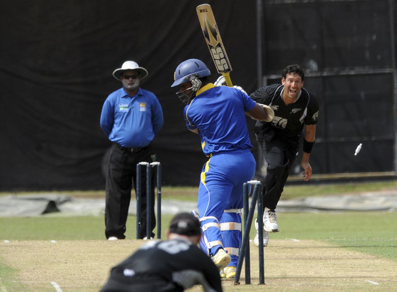 Daryl Tuffey hits Mahela Udawatte's stumps, Sri Lanka Board President's XI v New Zealand, Tour match, SSC, August 4, 2010