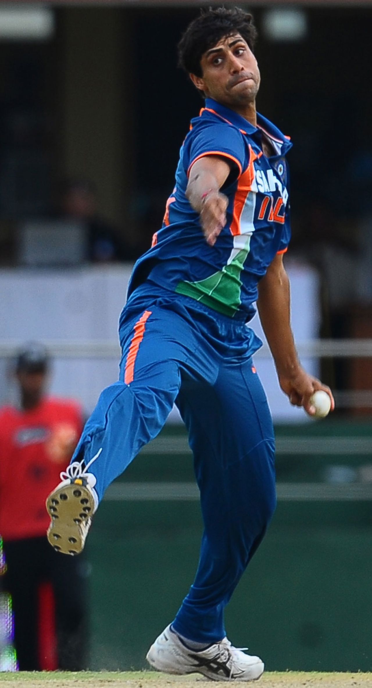 Ashish Nehra picked up four wickets, India v New Zealand, tri-series, 1st ODI, August 10, 2010