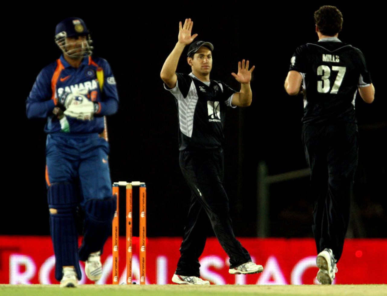 Kyle Mills got Virender Sehwag early, India v New Zealand, tri-series, 1st ODI, August 10, 2010