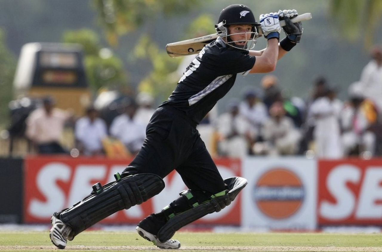 BJ Watling drives through cover, Sri Lanka v New Zealand, tri-series, 2nd ODI, Dambulla, August 13, 2010