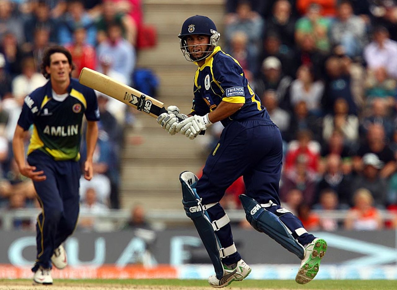 Neil McKenzie clips one off the pads, Hampshire v Essex, 1st semi-final, Friends Provident t20, Rose Bowl, August 14, 2010