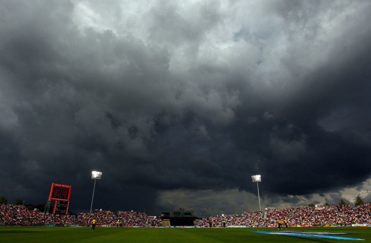 Dark clouds lurked throughout the second semi-final, Nottinghamshire v Somerset, Friends Provident t20 Semi-Final, Rose Bowl, August 14 2010