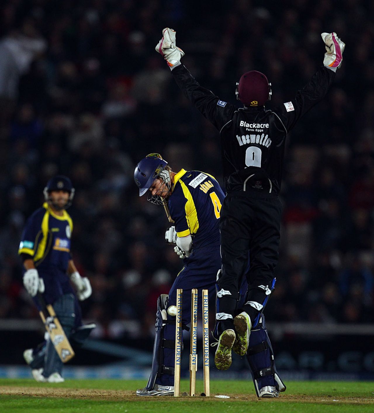Arul Suppiah bowled Jimmy Adams as Somerset fought back , Hampshire v Somerset, FP t20 Final, Rose Bowl, August 14 2010