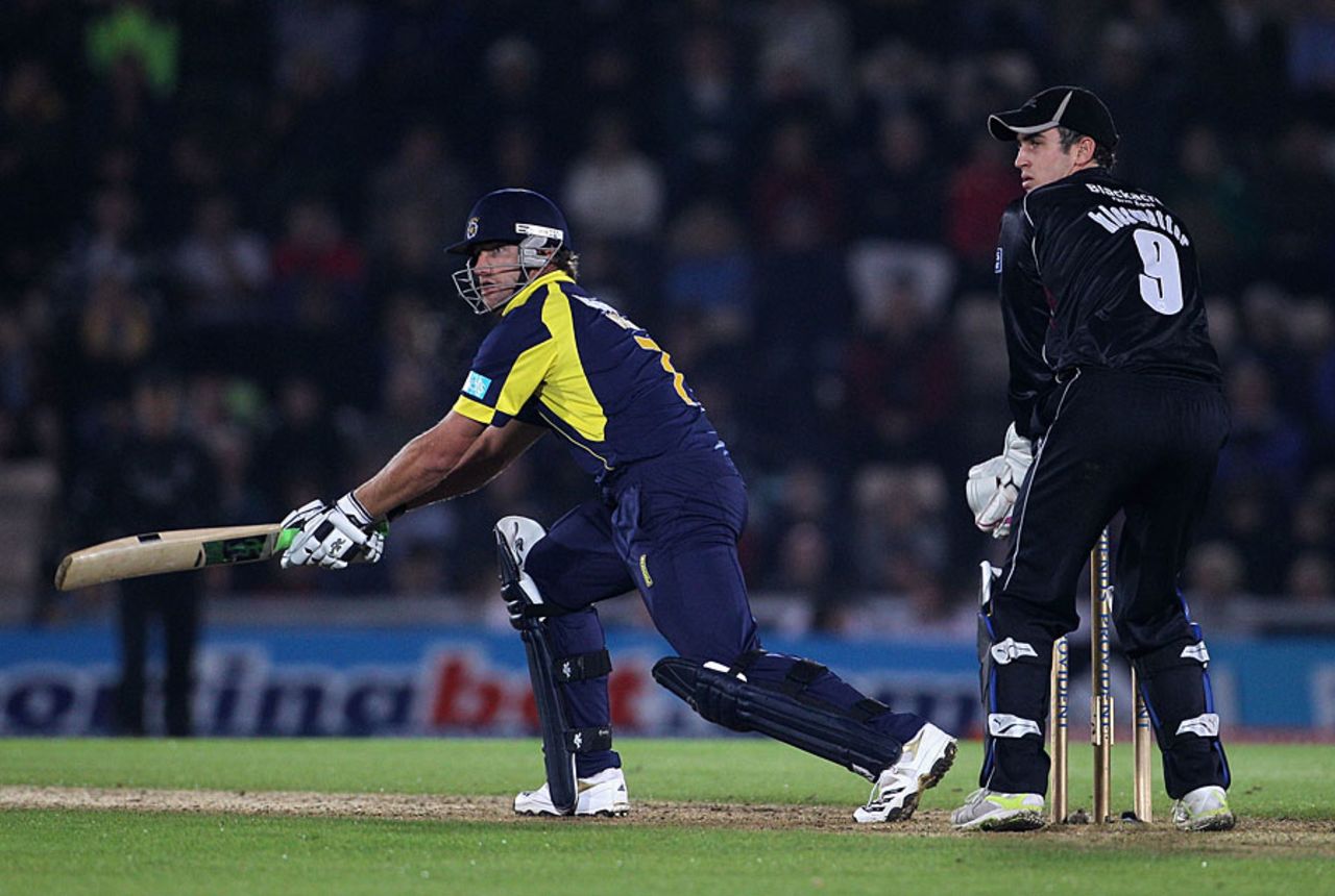 Sean Ervine held Hampshire's chase together with an unbeaten 44, Hampshire v Somerset, FP t20 Final, Rose Bowl, August 14 2010