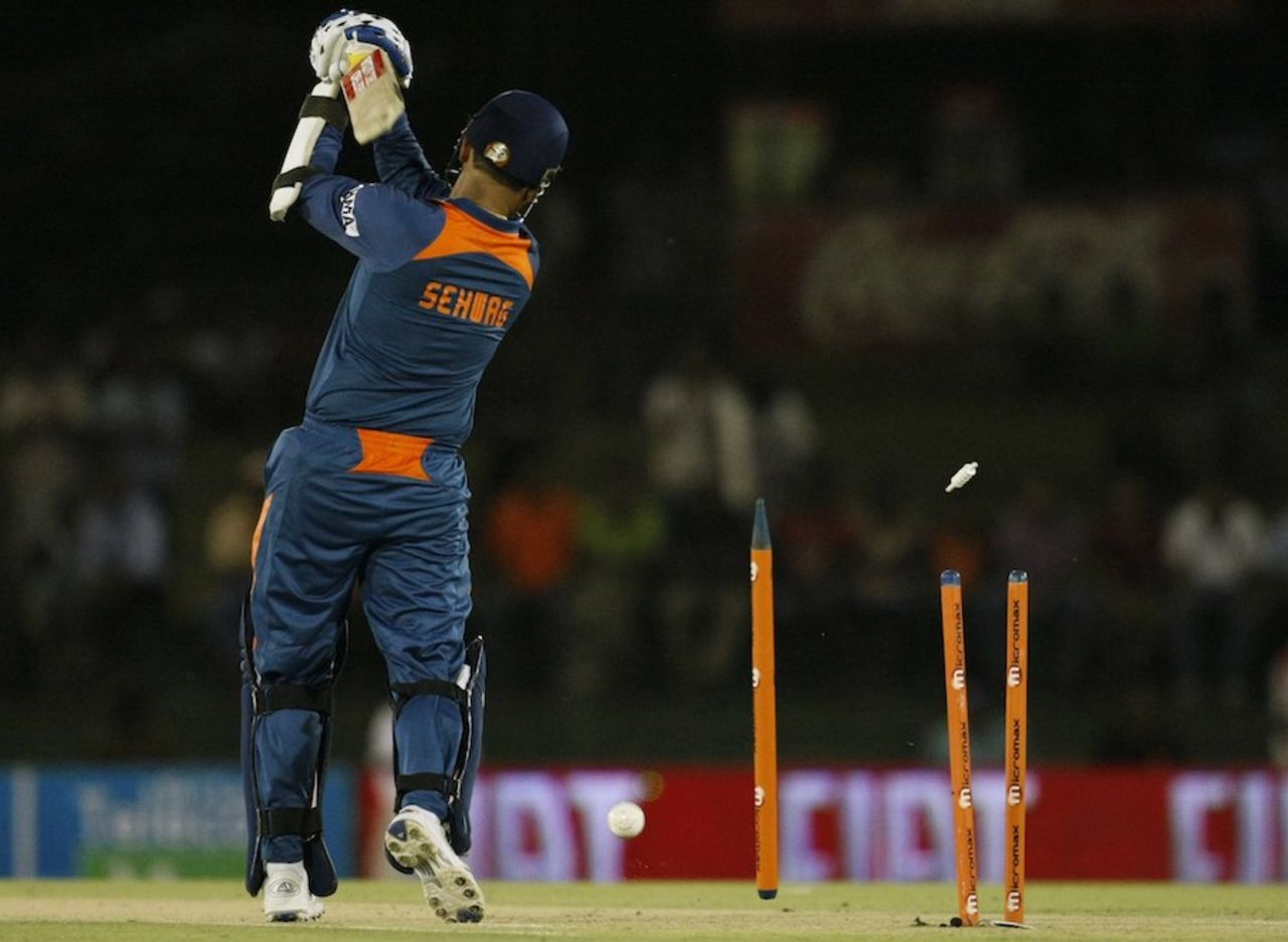 Virender Sehwag was bowled of a free-hit from Lasith Malinga, Sri Lanka v India, tri-series, 3rd ODI, Dambulla, August 16, 2010