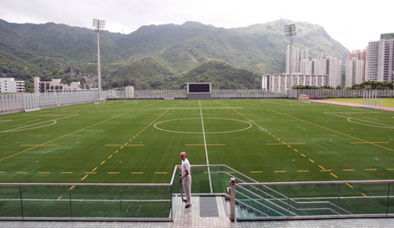 The Po Kong Village Road Sports Centre provides a range of impressive facilities including astro-turf playing field, flood lighting and  electronic scoreboard.