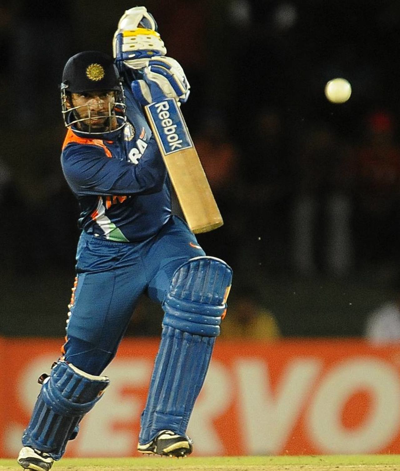 Dinesh Karthik took 35 balls to score 10, Sri Lanka v India, tri-series, 3rd ODI, Dambulla, August 16, 2010