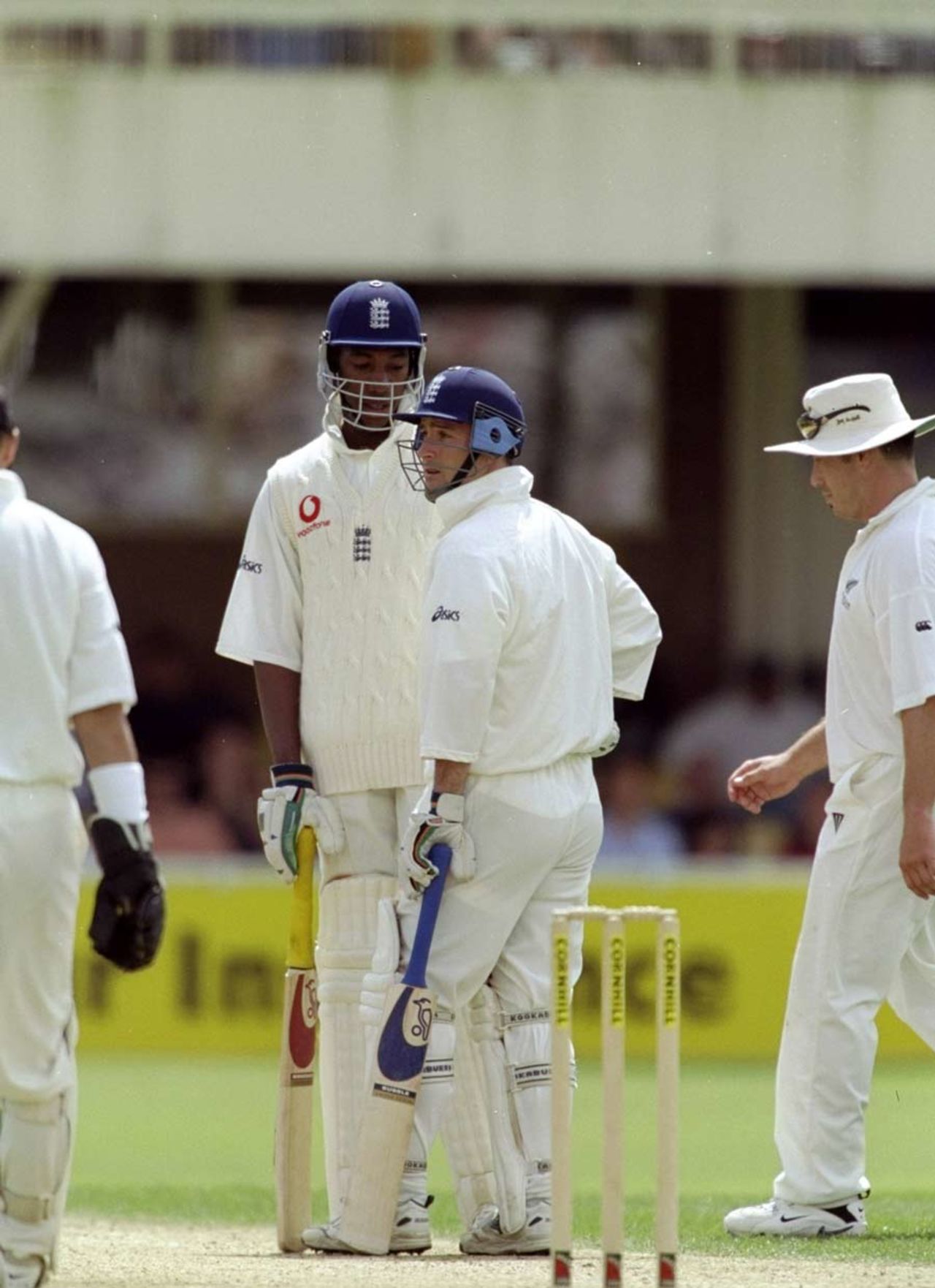 Alex Tudor and Graham Thorpe have a chat, England v New Zealand, first Test, Edgbaston, 3 July 1999