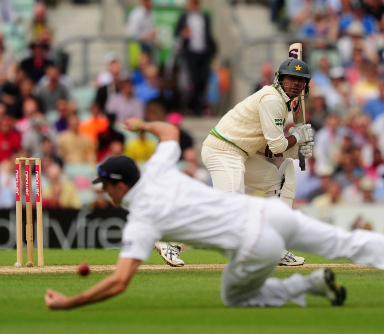 Wahab Riaz scored most of his runs behind square on the off side, England v Pakistan, 3rd Test, The Oval, August 19, 2010
