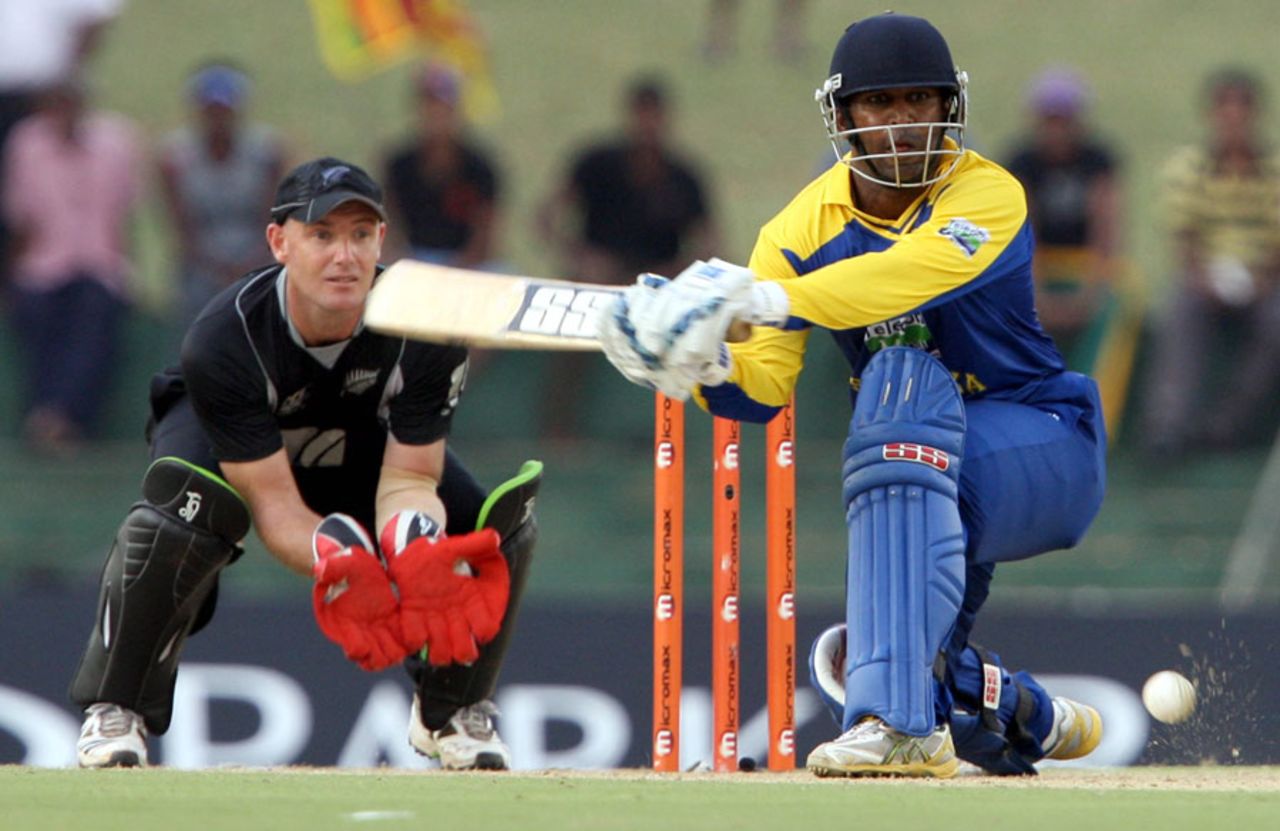 Chamara Silva plays the sweep, Sri Lanka v New Zealand, tri-series, 4th ODI, Dambulla, August 20, 2010