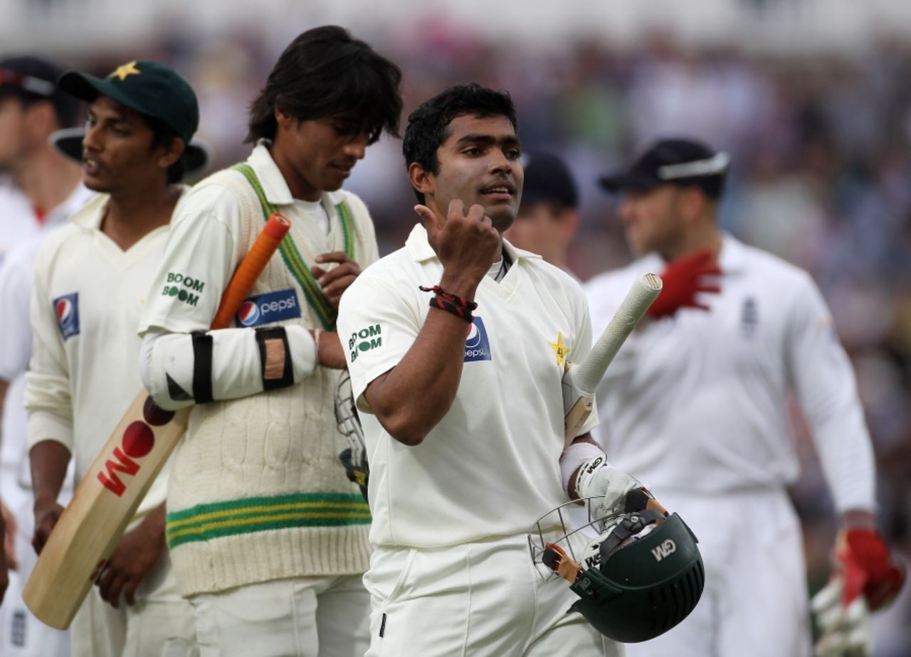 Umar Akmal and Mohammad Amir hauled Pakistan over the winning line, adding 16 runs in eight overs, England v Pakistan, 3rd Test, The Oval, August 21, 2010