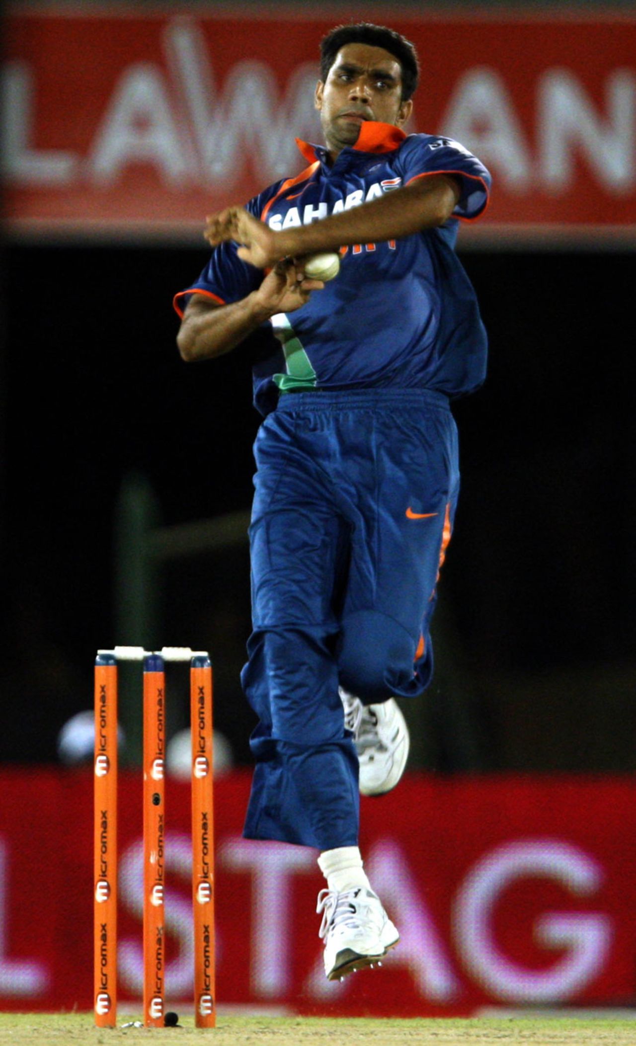 Munaf Patel picked up three wickets, tri-series, 6th ODI, Dambulla, August 25, 2010