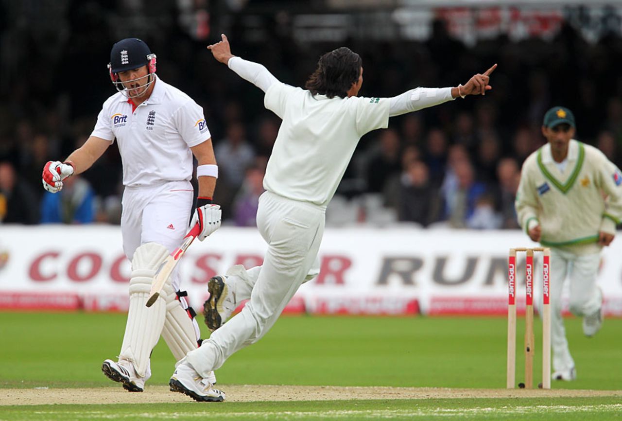 Mohammad Amir removes Matt Prior for his fifth wicket, England v Pakistan, 4th npower Test, Lord's, August 27 2010