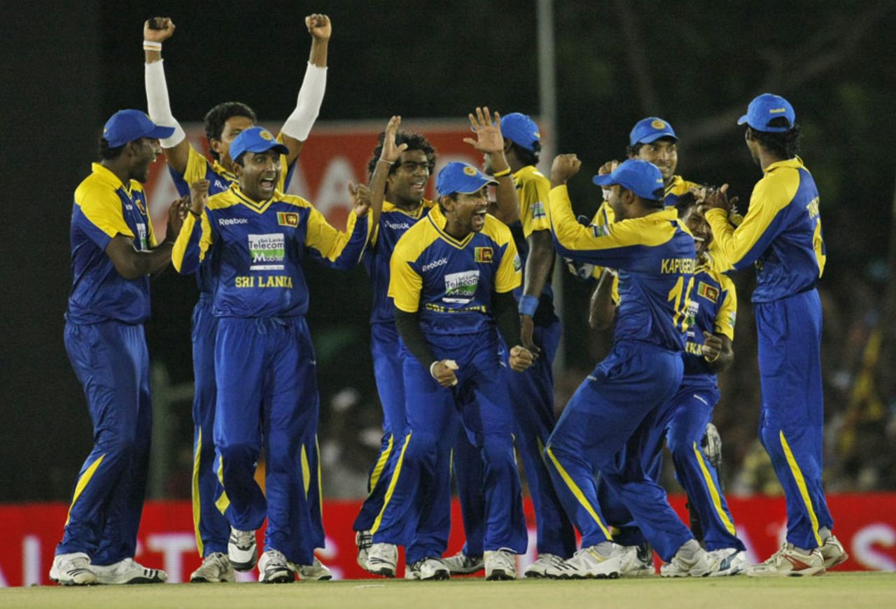 Sri Lanka celebrate the big wicket of Virender Sehwag, Sri Lanka v India, tri-series final, Dambulla, August 28, 2010