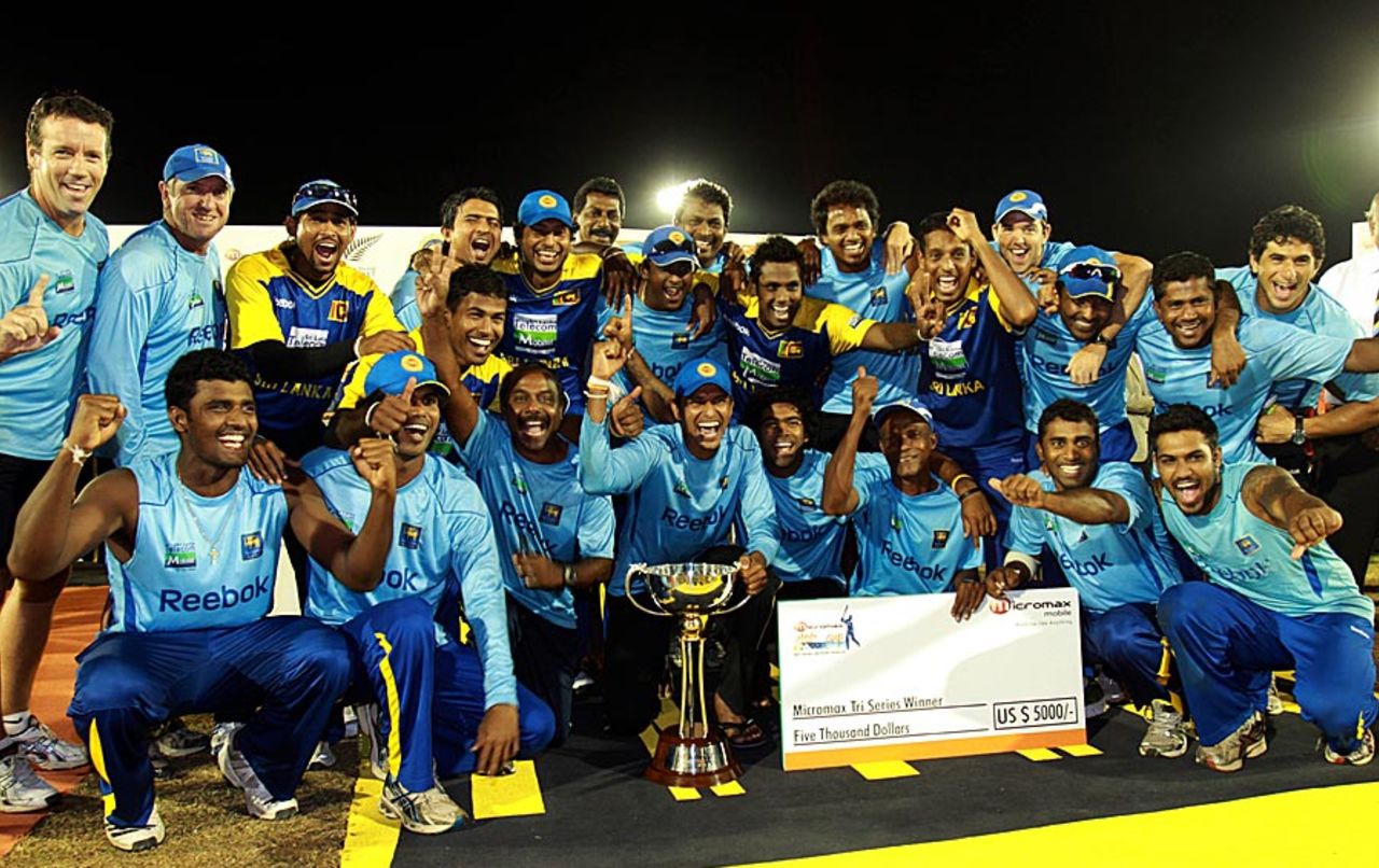 The victorious Sri Lankan team, Sri Lanka v India, tri-series final, Dambulla, August 28, 2010