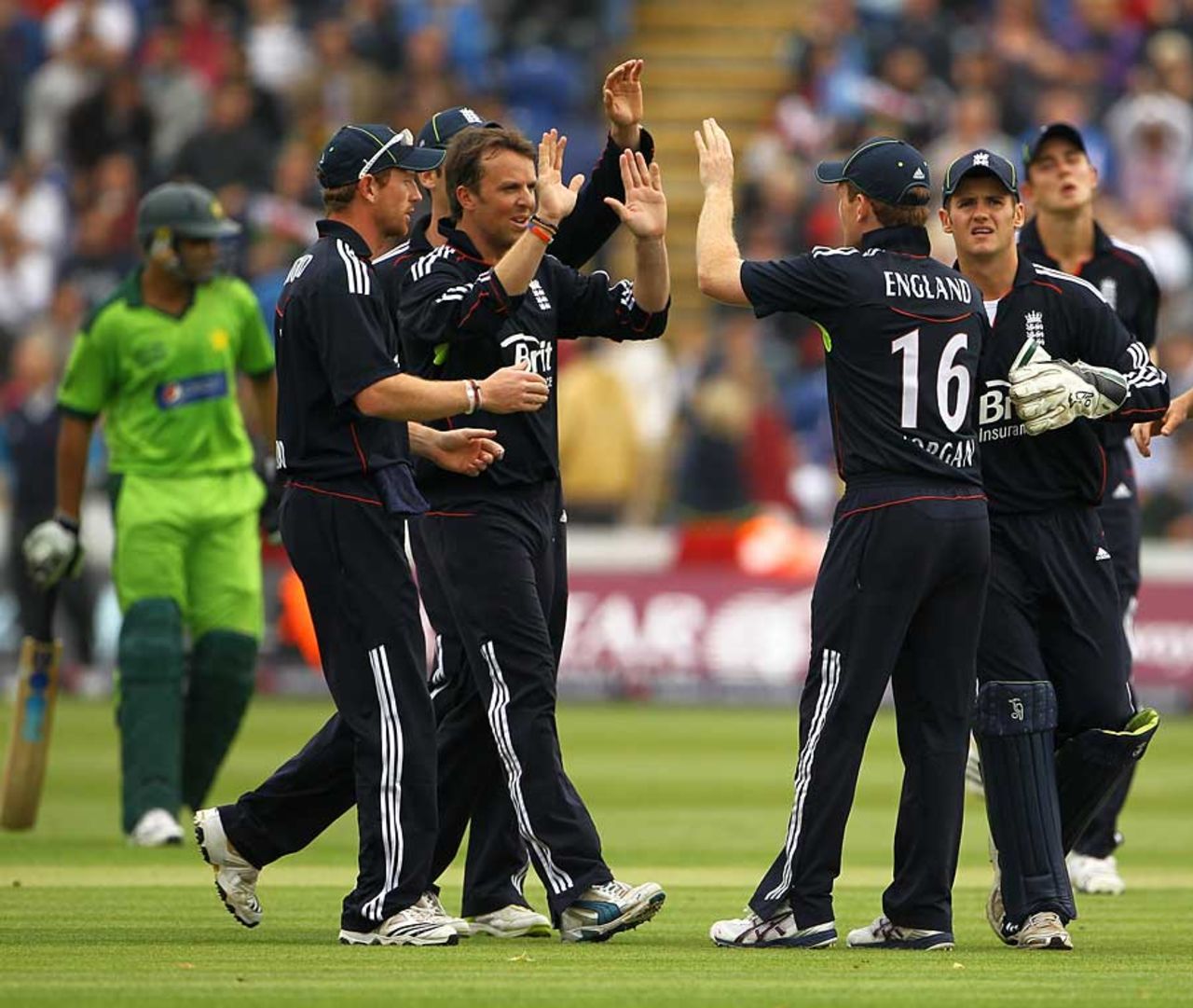 Graeme Swann took 2 for 14 in a superb spell, England v Pakistan, 1st T20I, Cardiff, September 5, 2010