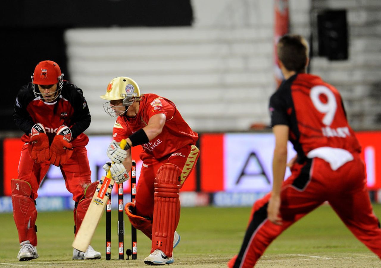 Cameron White struggles to force the pace, Royal Challengers Bangalore v South Australia, Champions League Twenty20, Durban, September 17, 2010